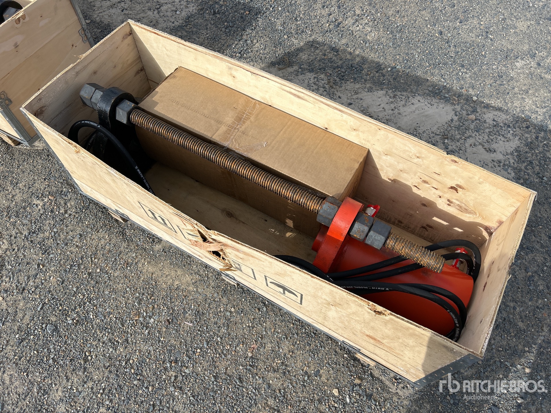 General Appearance with Bild, Ecke hinten rechts