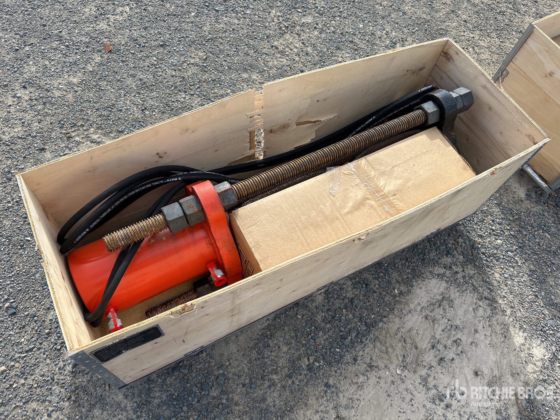 General Appearance with Bild, Ecke vorne rechts