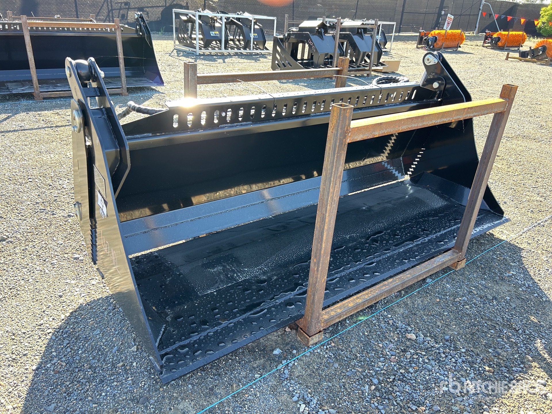 General Appearance with Picture, Right Front Corner