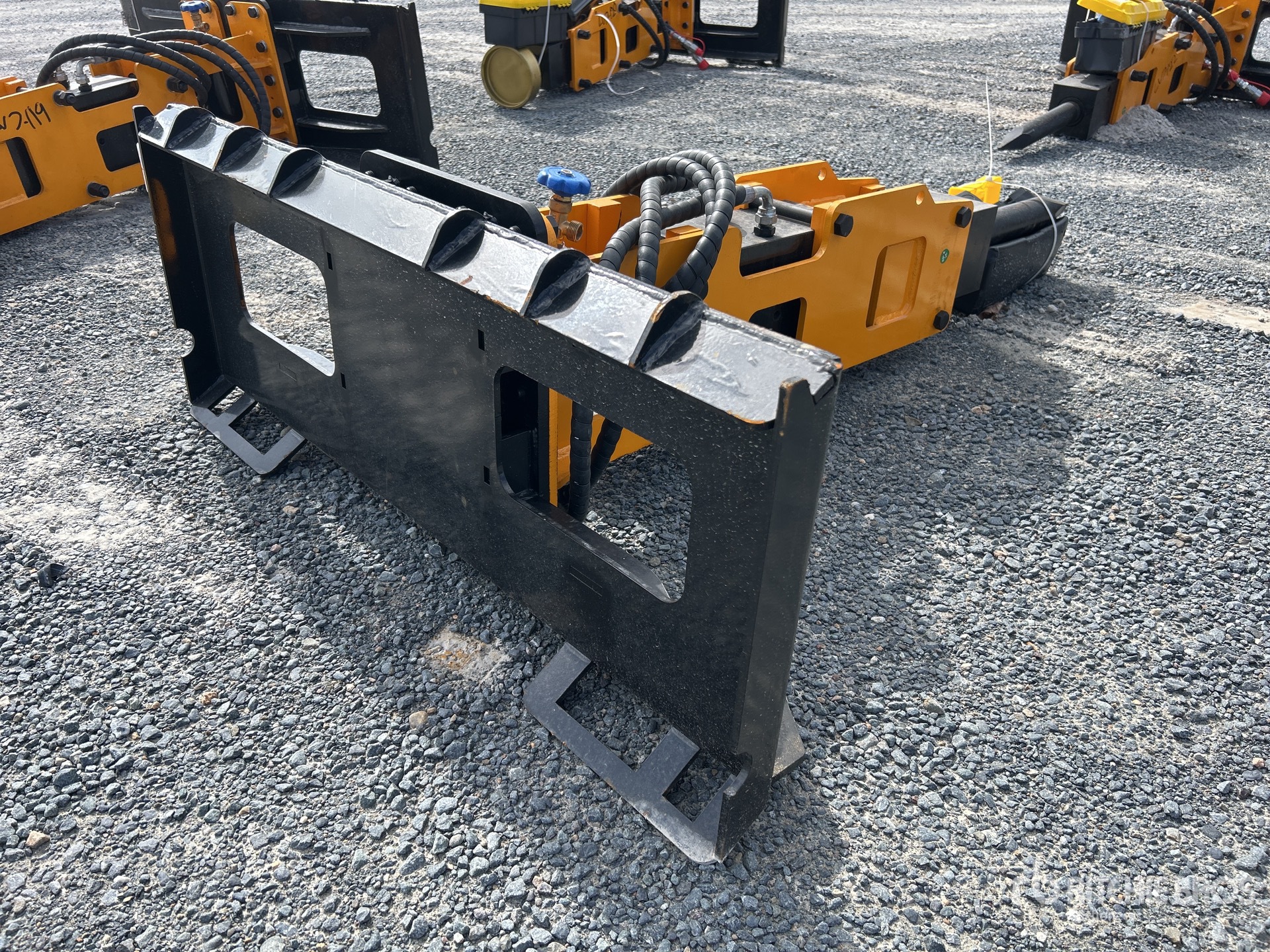 Aspect général with Image, coin arrière droit