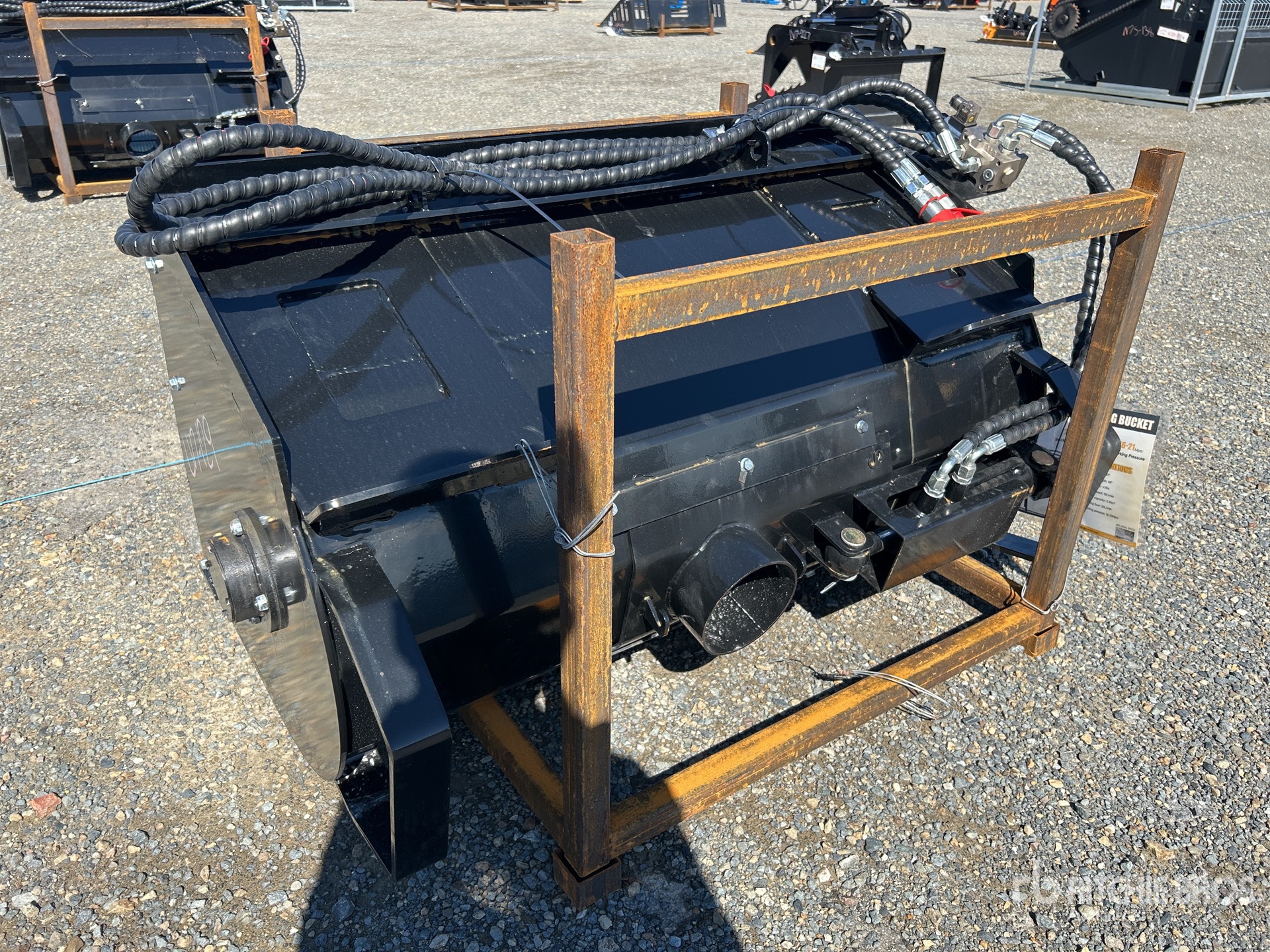 General Appearance with Picture, Left Rear Corner