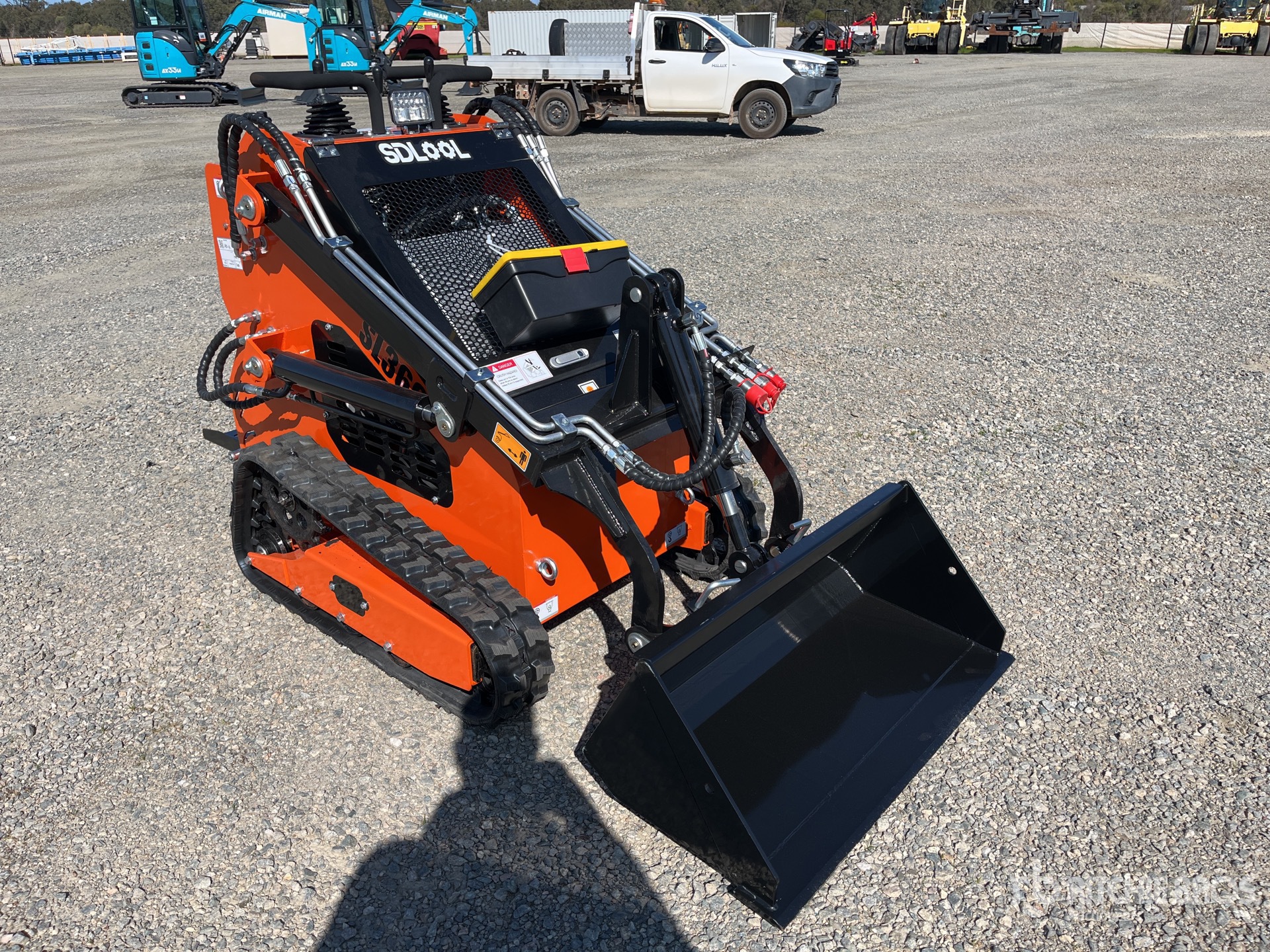 General Appearance with Picture, Right Front Corner