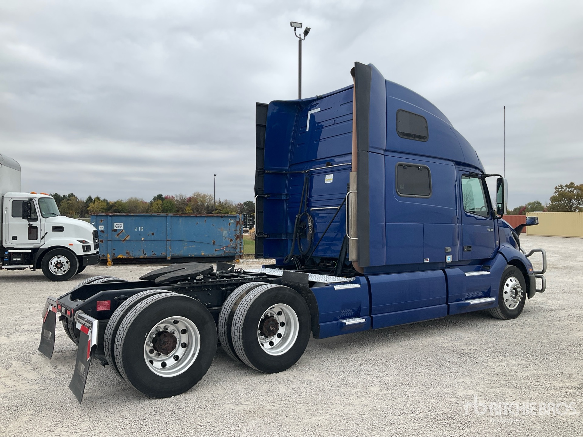 General Appearance with Image, coin arrière droit