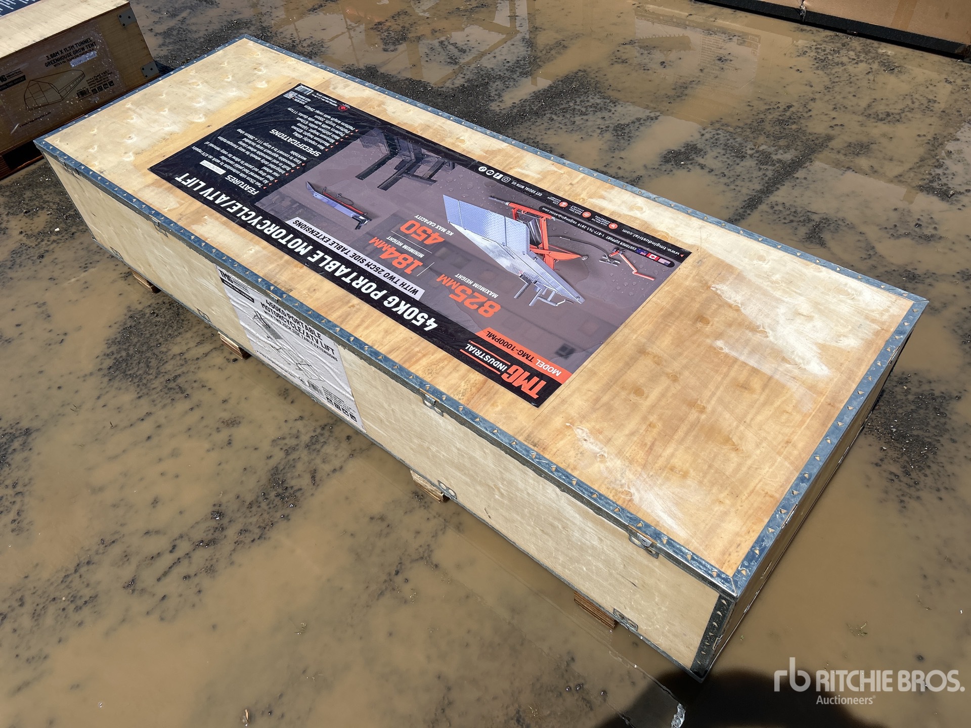 General Appearance with Picture, Right Rear Corner