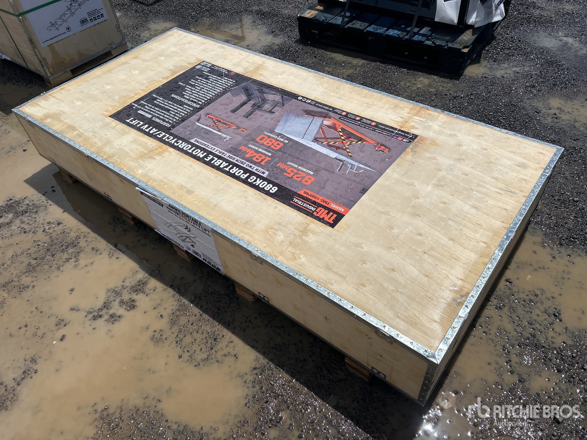 General Appearance with Picture, Right Rear Corner