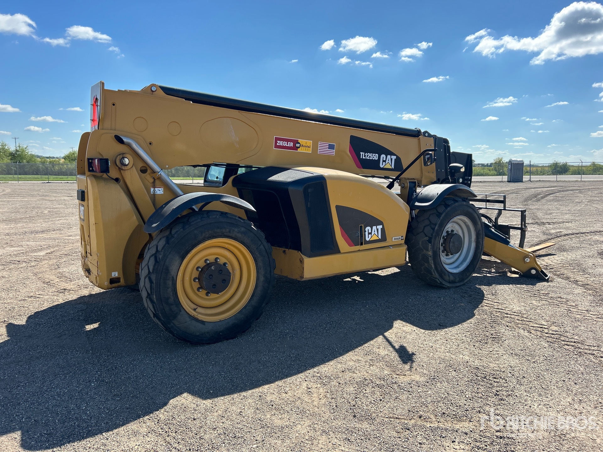 General Appearance with Picture, Right Rear Corner