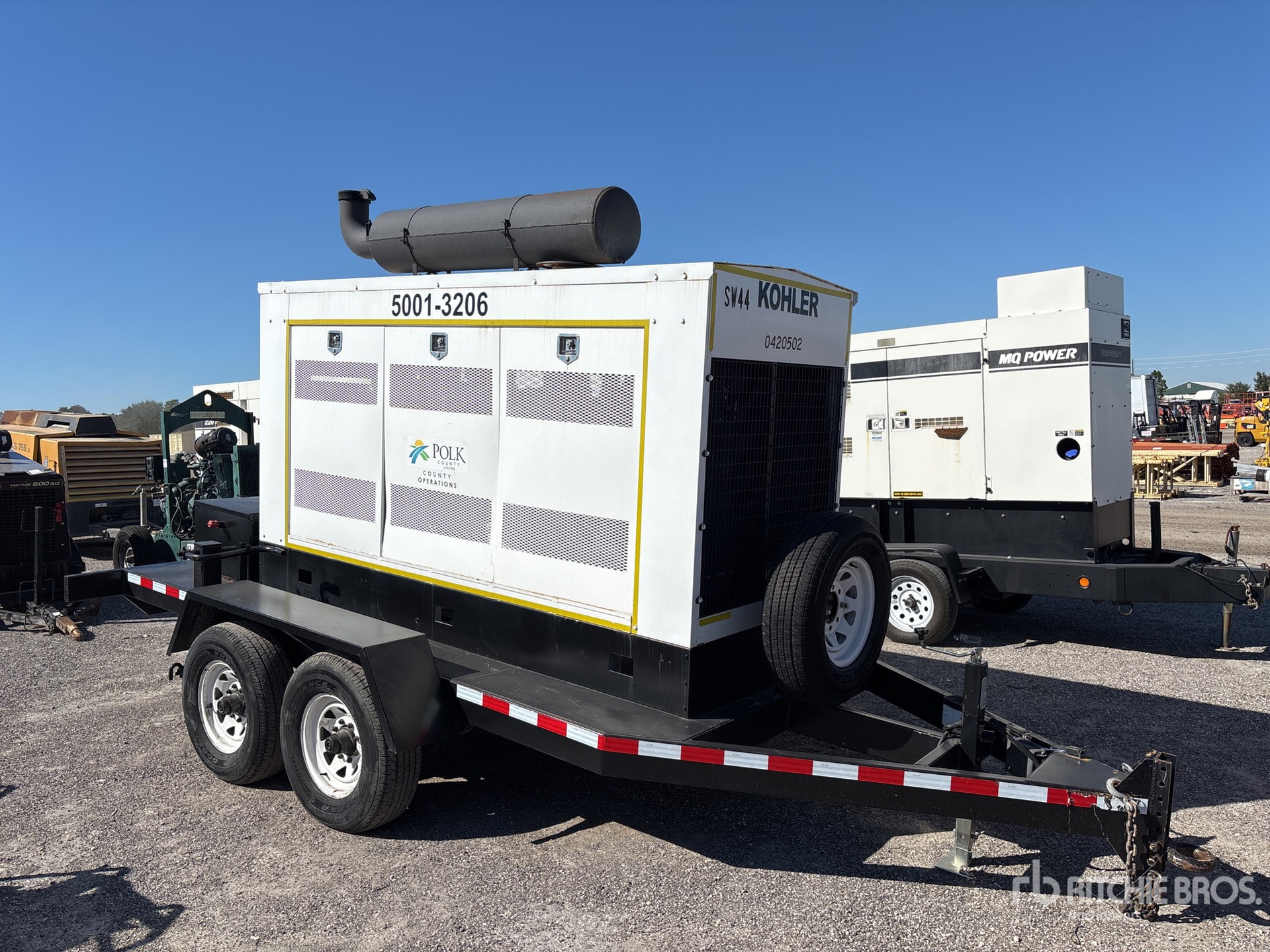 Aspect général with Image, coin avant droit