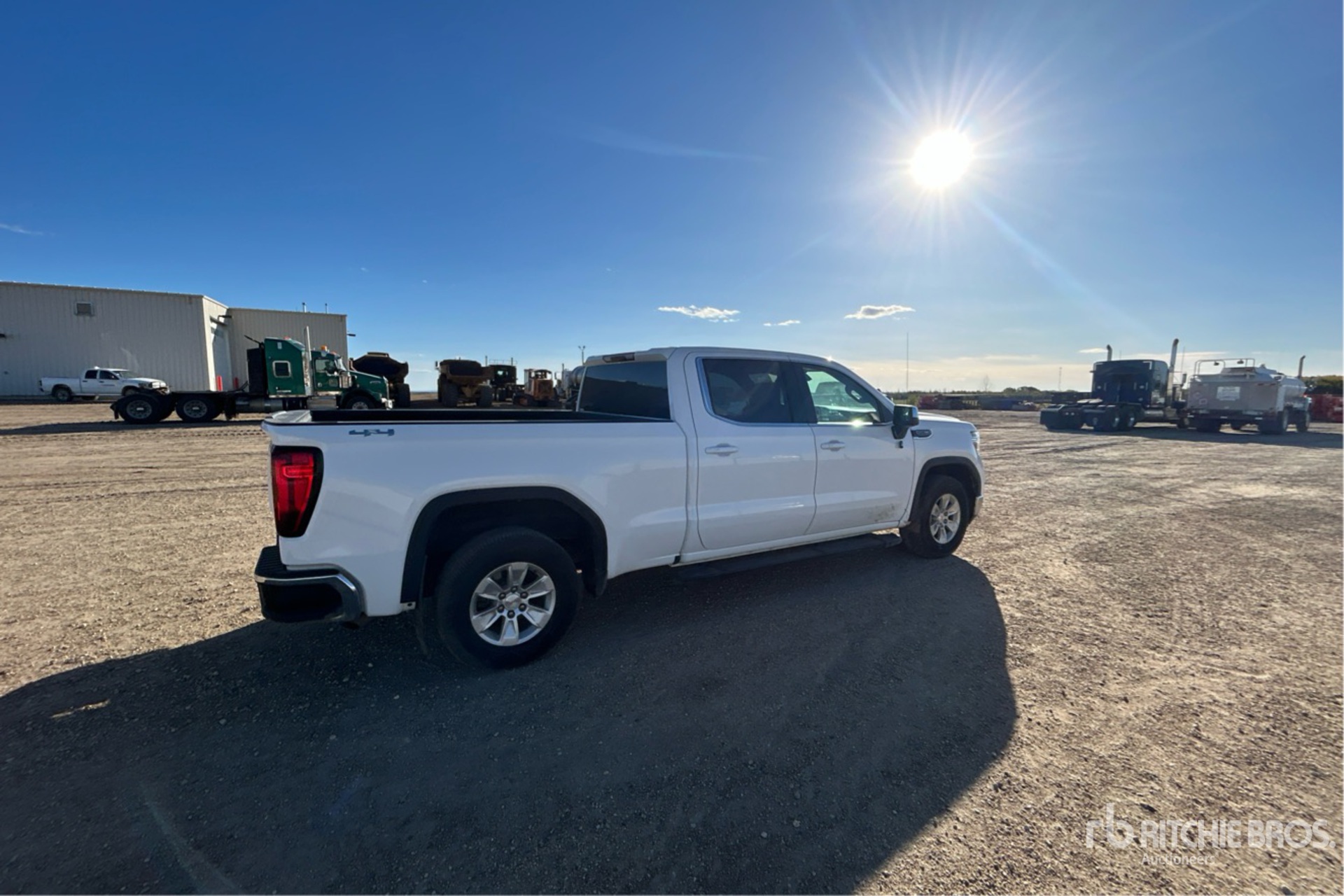 General Appearance with Picture, Right Rear Corner