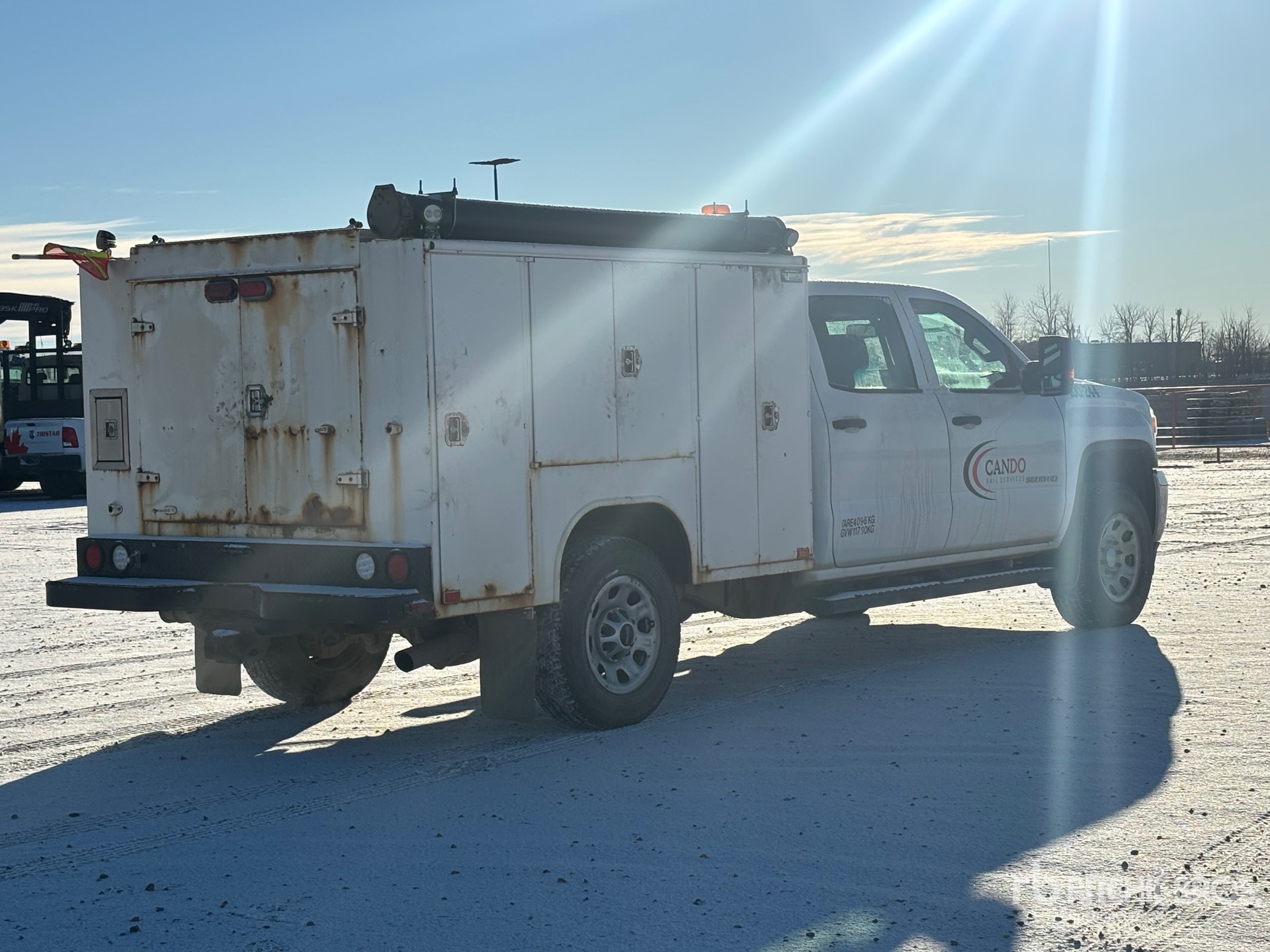 General Appearance with Picture, Right Rear Corner