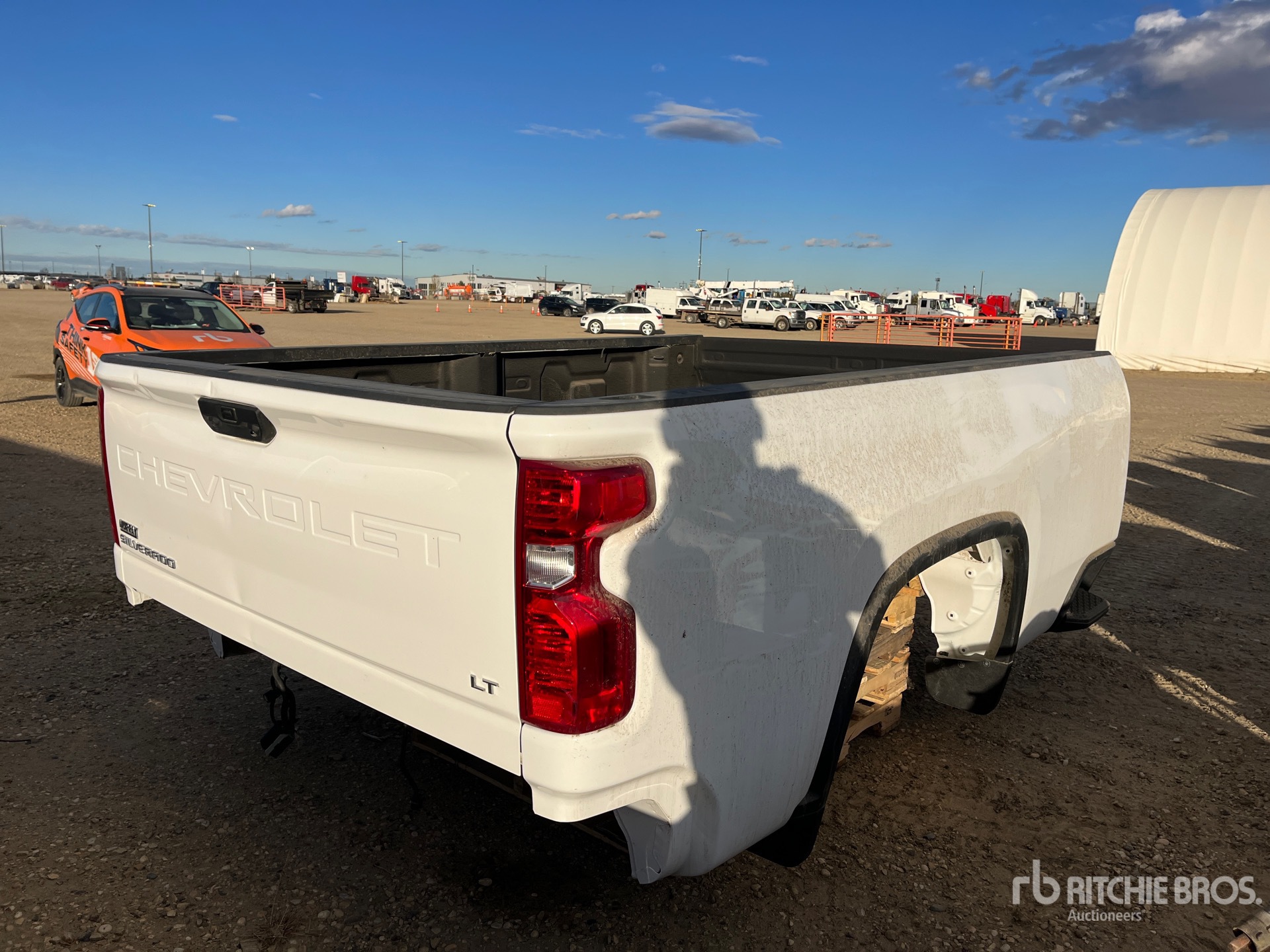 General Appearance with Picture, Right Rear Corner