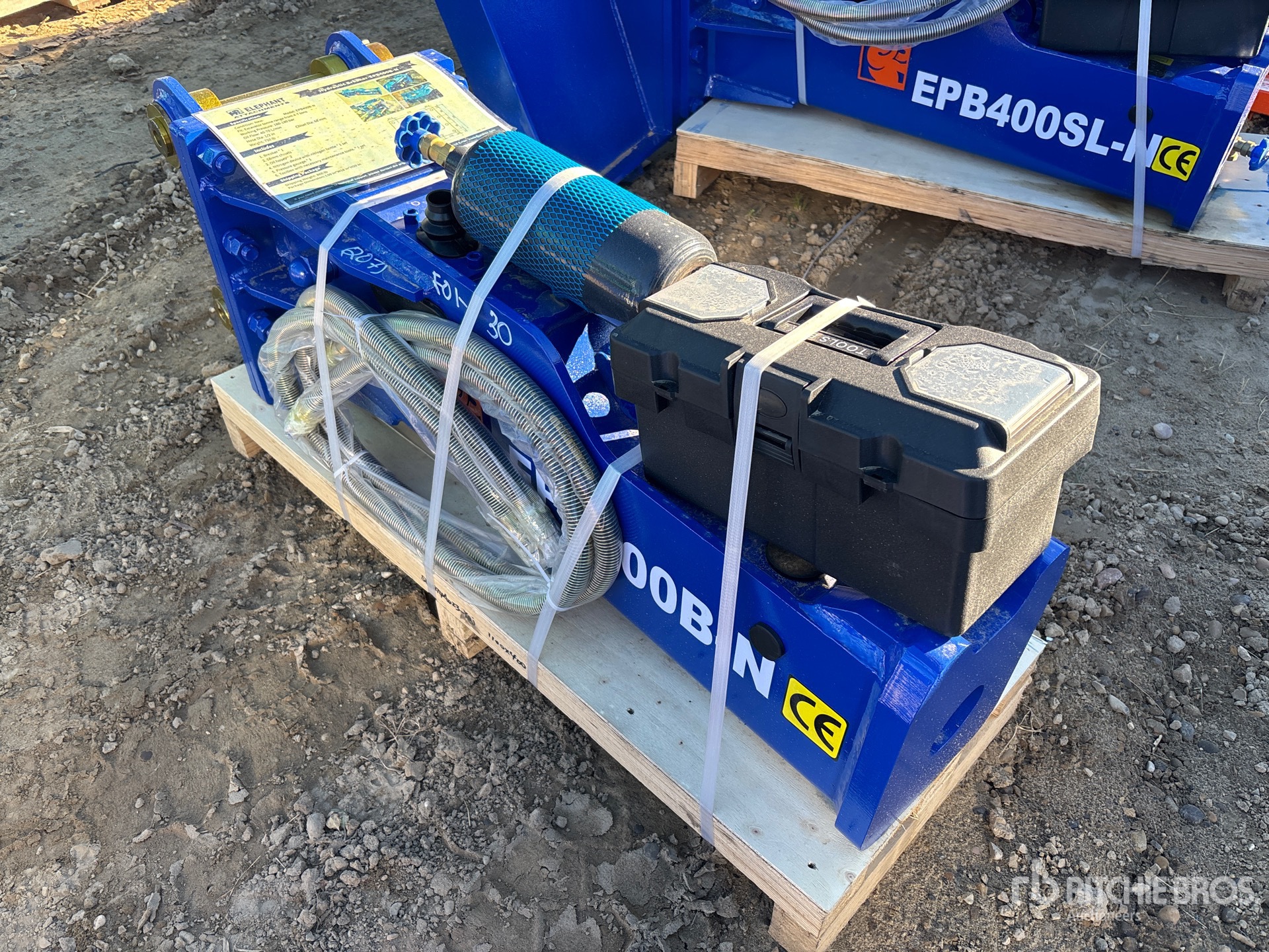 General Appearance with Bild, Ecke vorne links