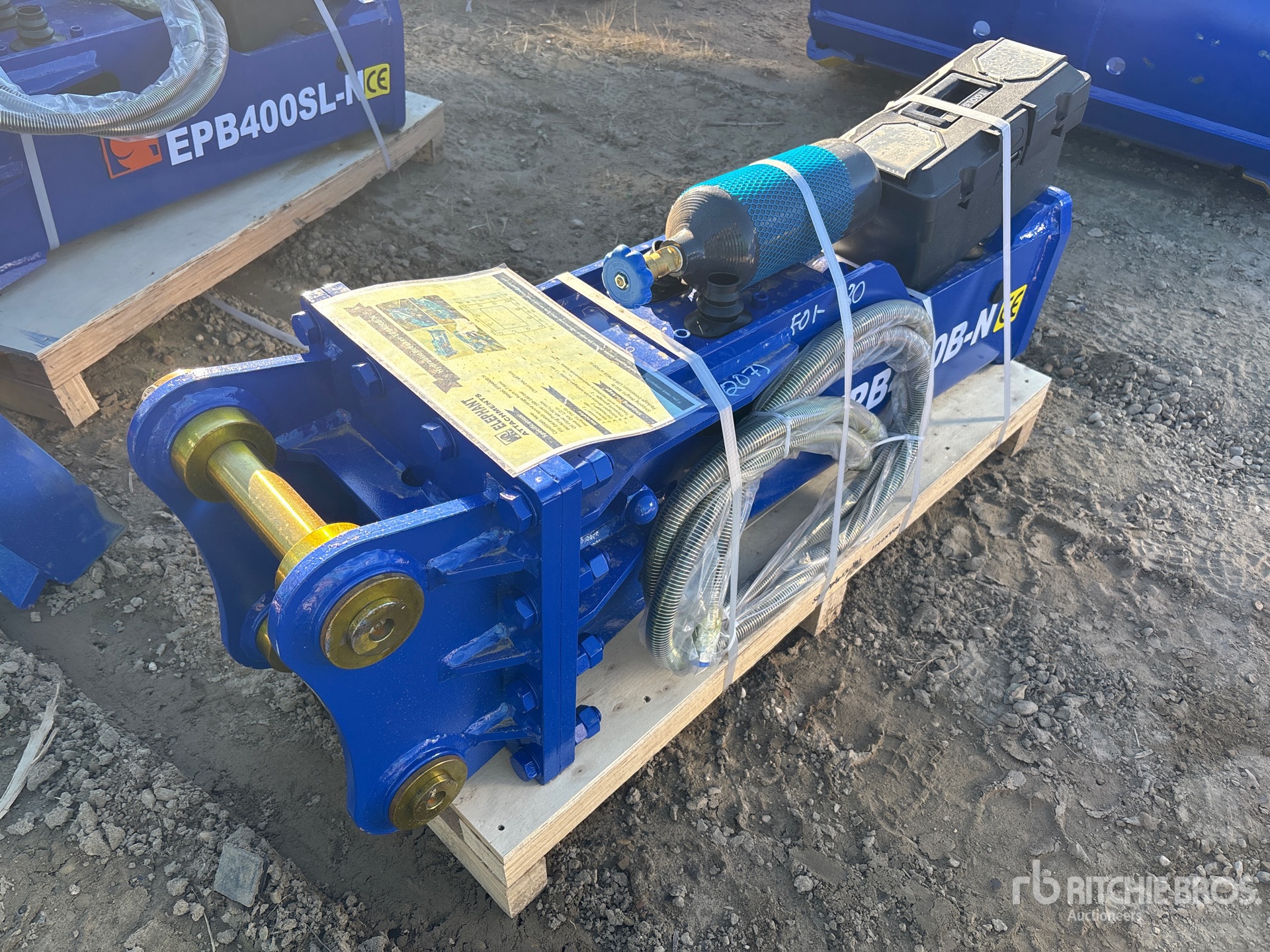 General Appearance with Bild, Ecke vorne rechts