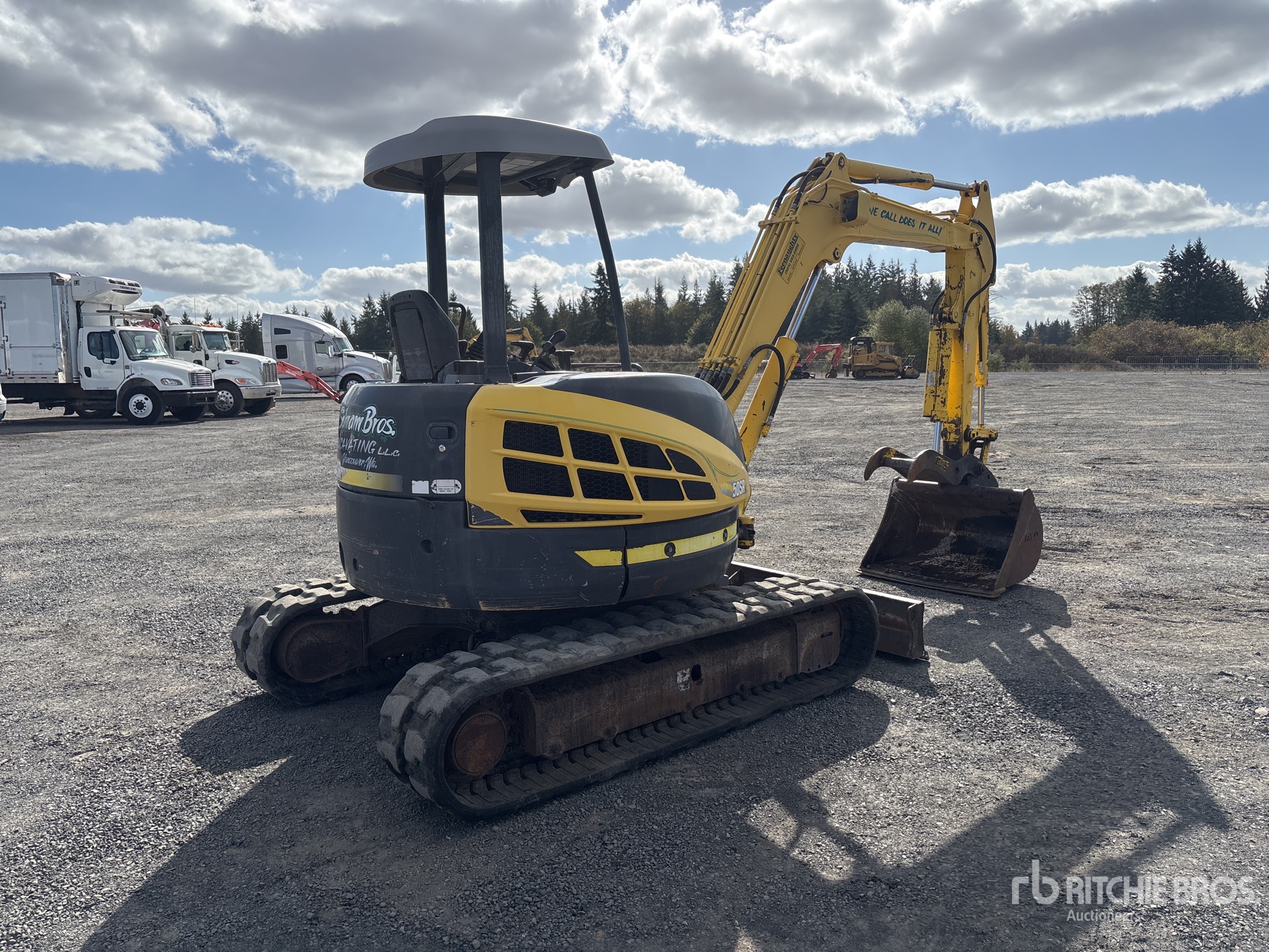 General Appearance with Picture, Right Rear Corner