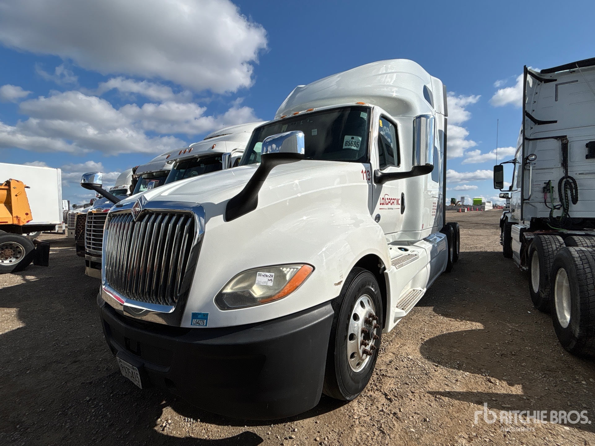 General Appearance with Bild, Ecke vorne links