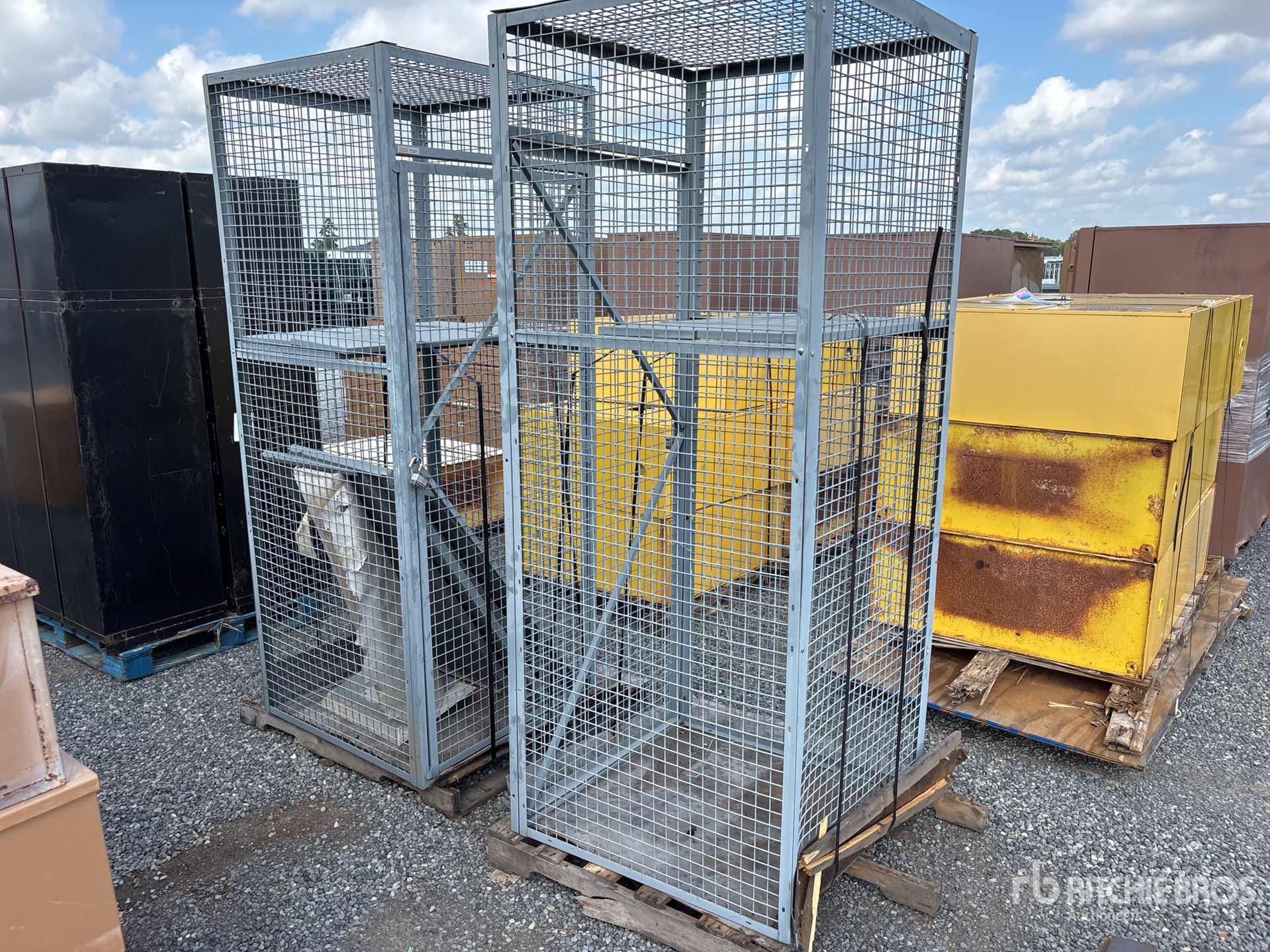 General Appearance with Foto, angolo posteriore sinistro