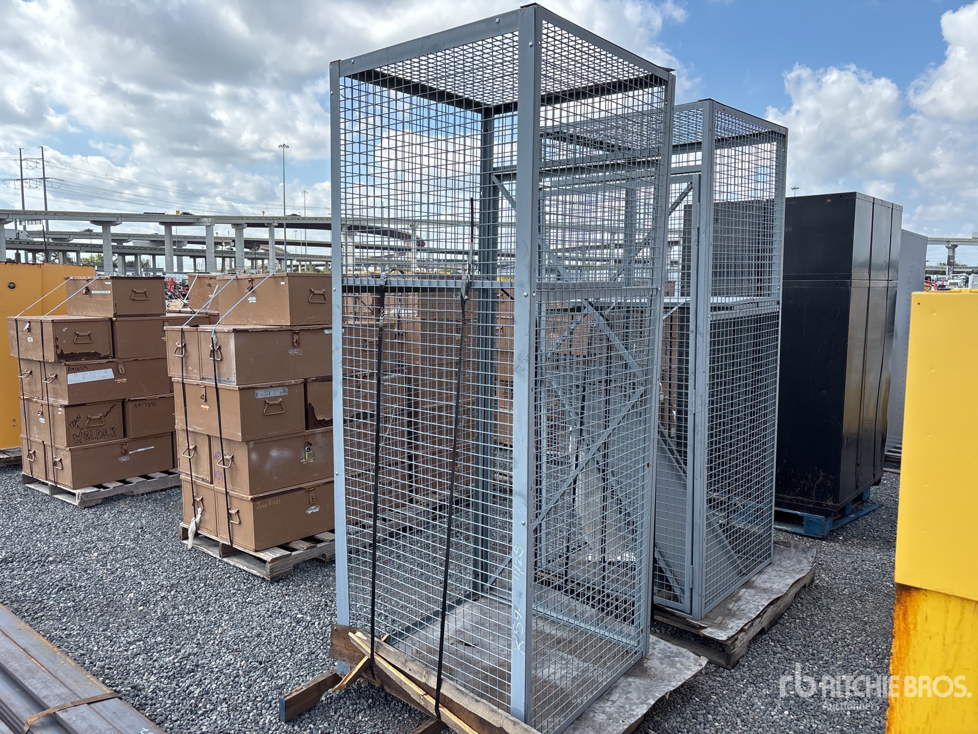 General Appearance with Foto, angolo anteriore sinistro