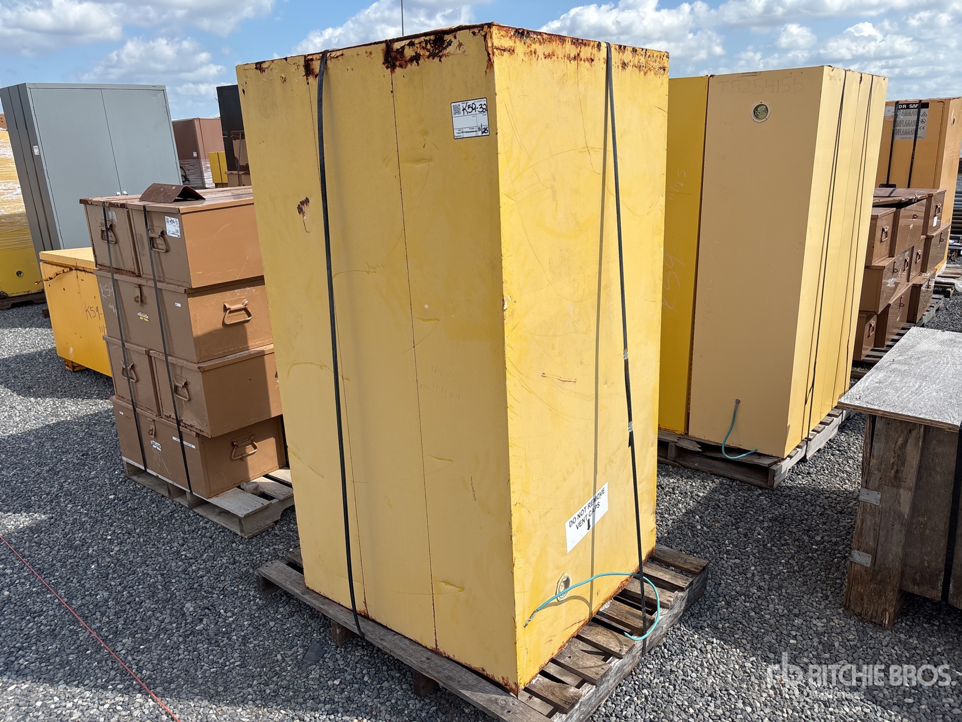 General Appearance with Foto, angolo anteriore sinistro