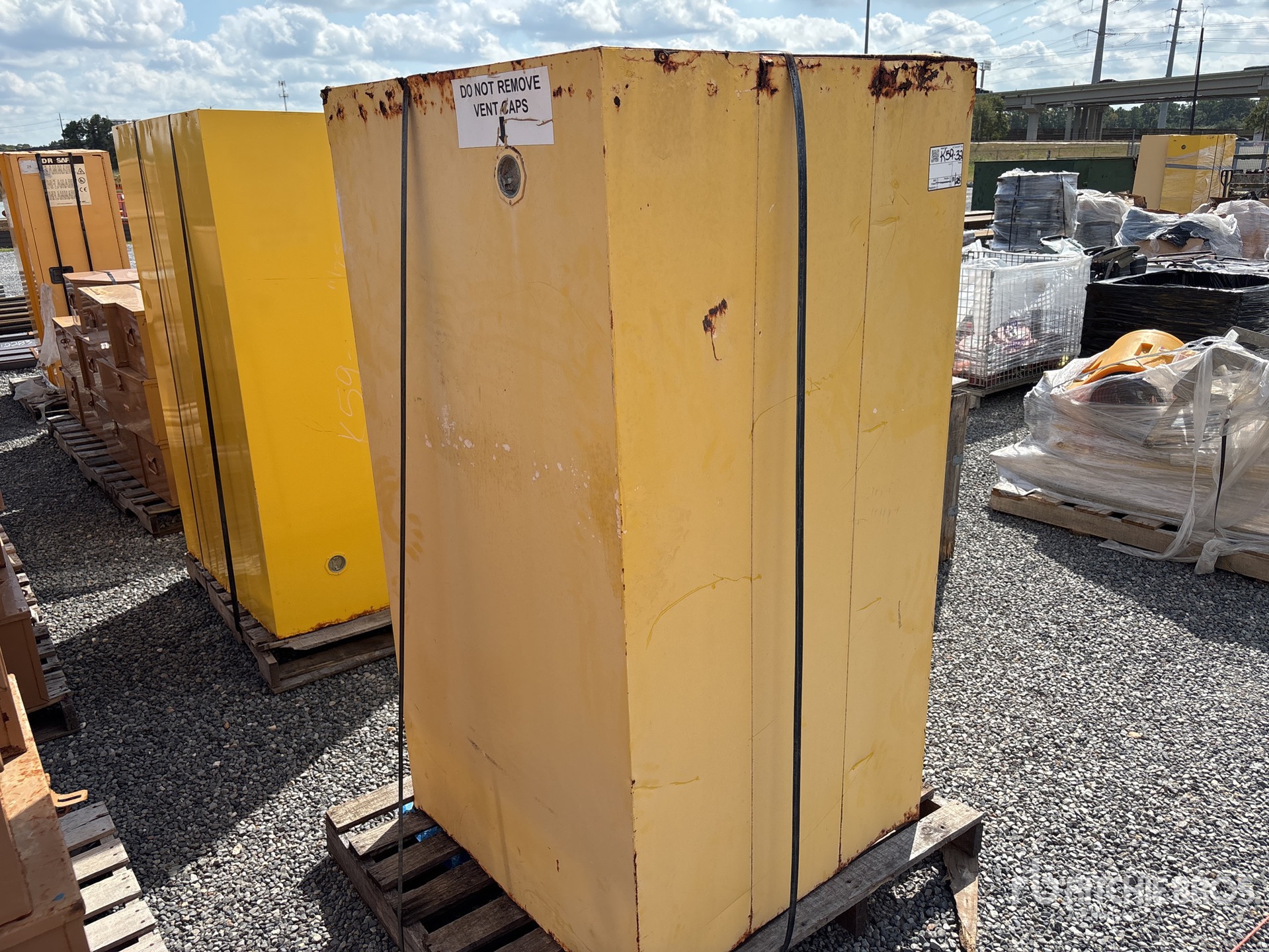 General Appearance with Foto, angolo anteriore destro