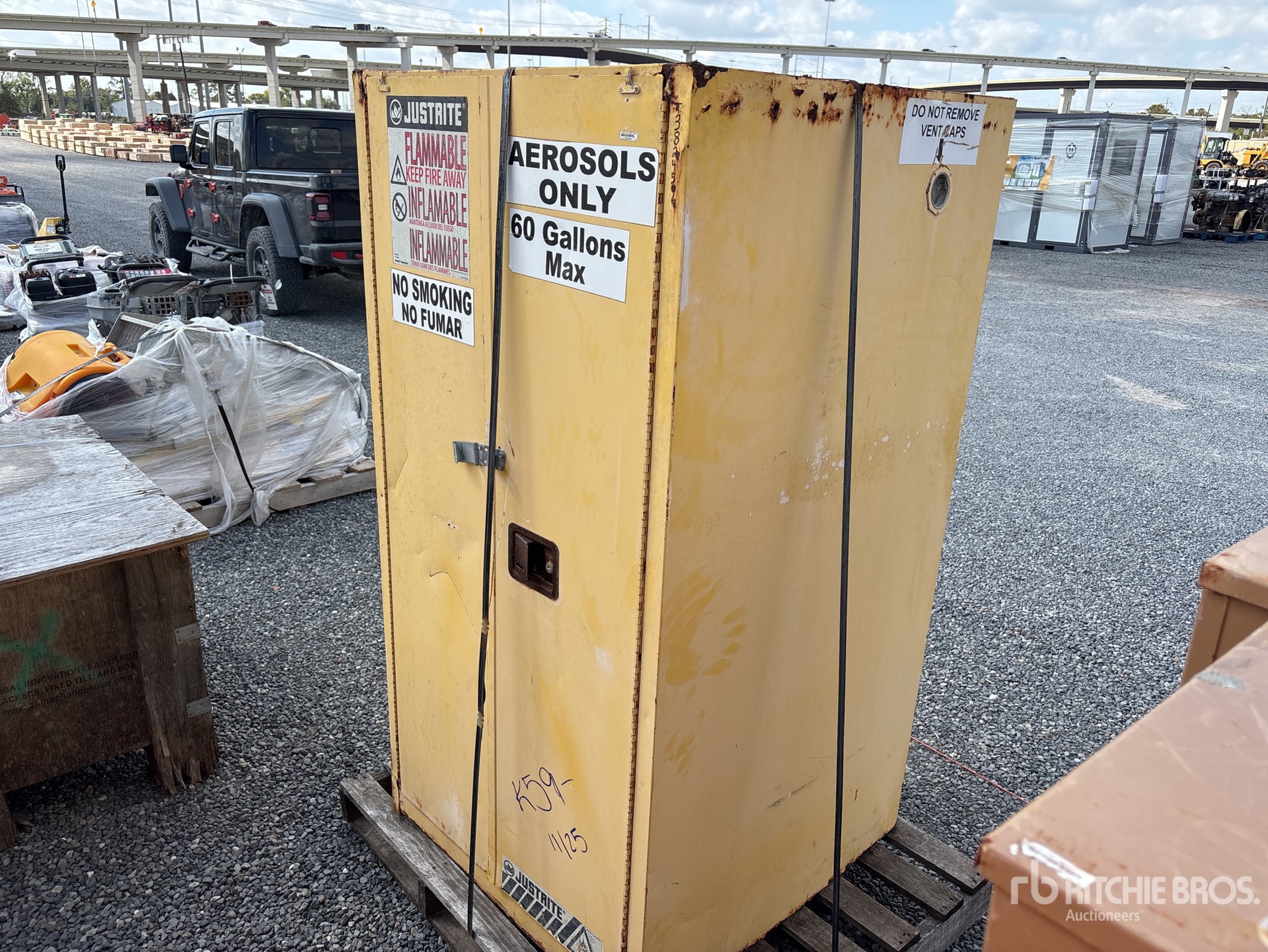 General Appearance with Foto, angolo anteriore sinistro