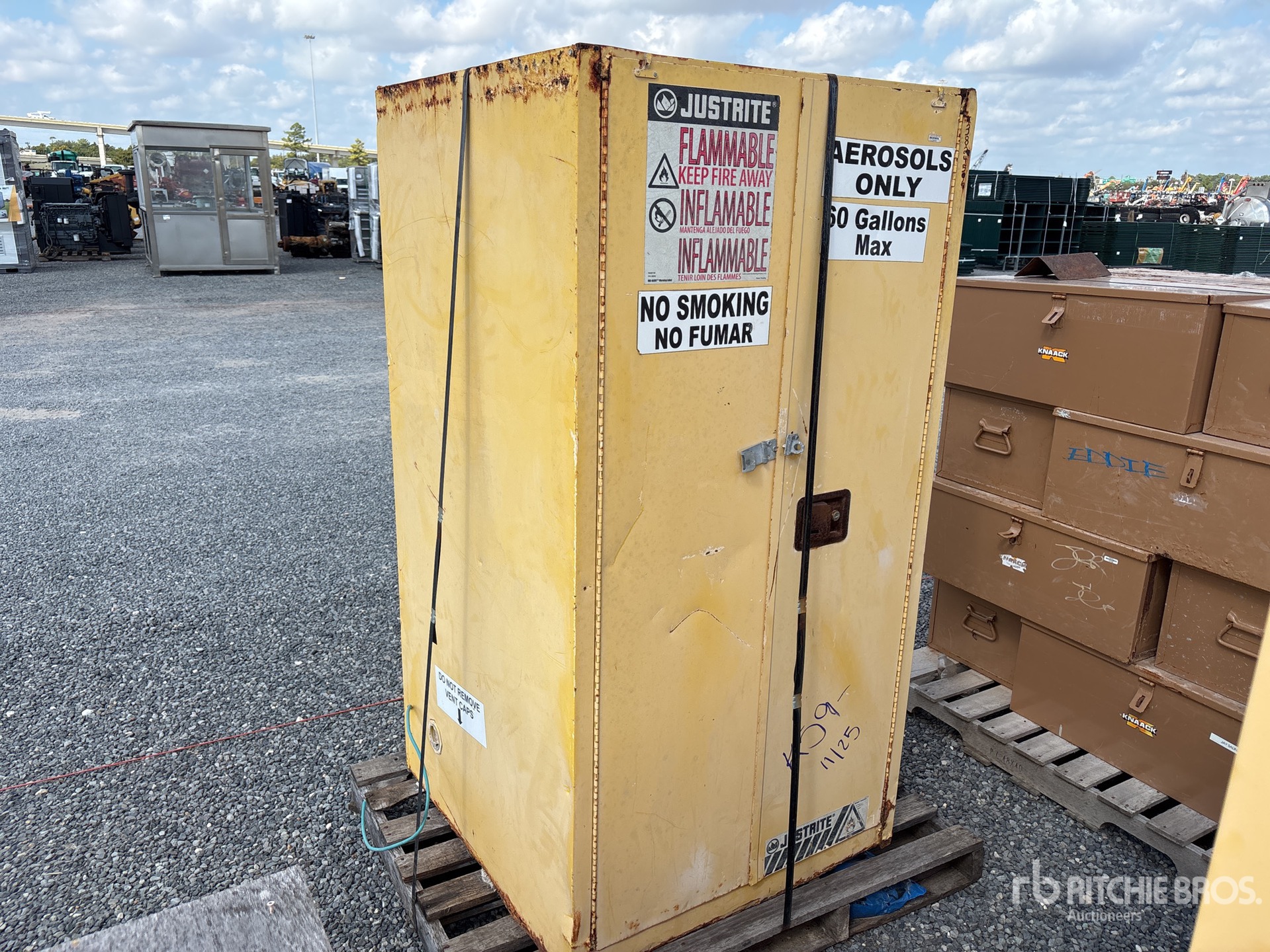 General Appearance with Foto, angolo posteriore sinistro