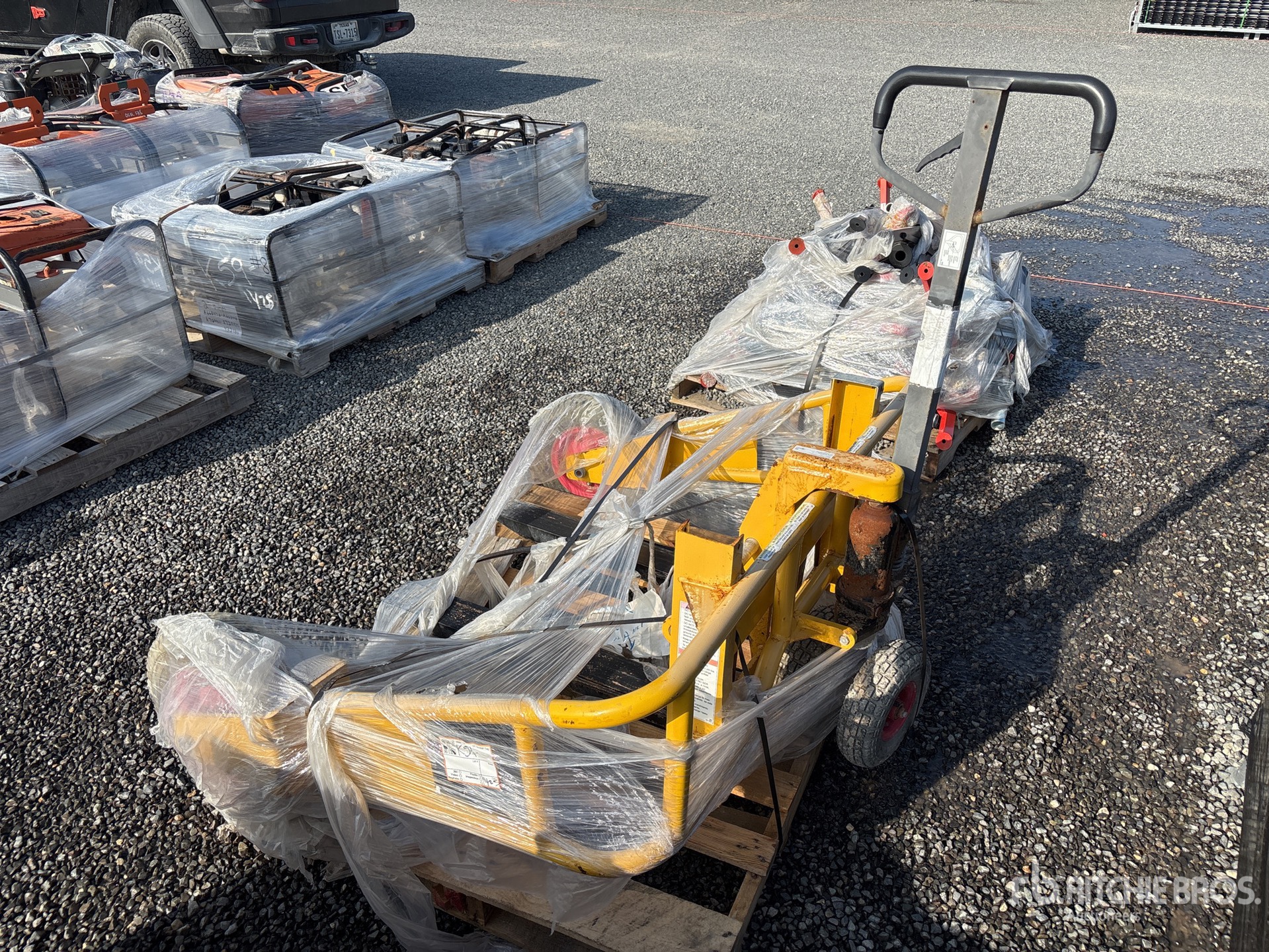 General Appearance with Bild, Ecke hinten rechts