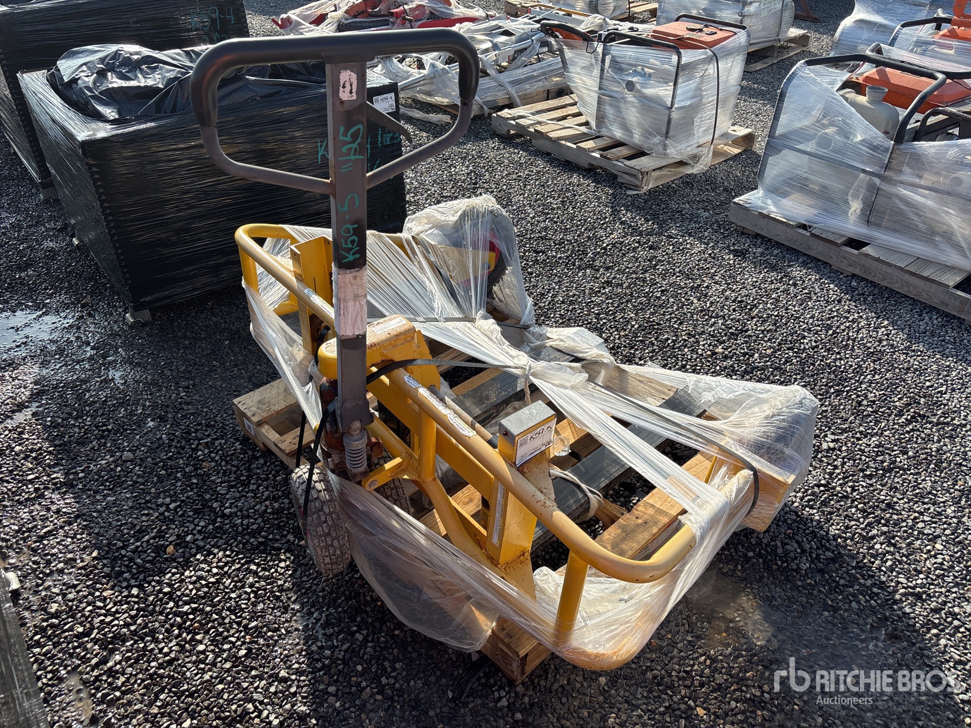 General Appearance with Bild, Ecke vorne rechts