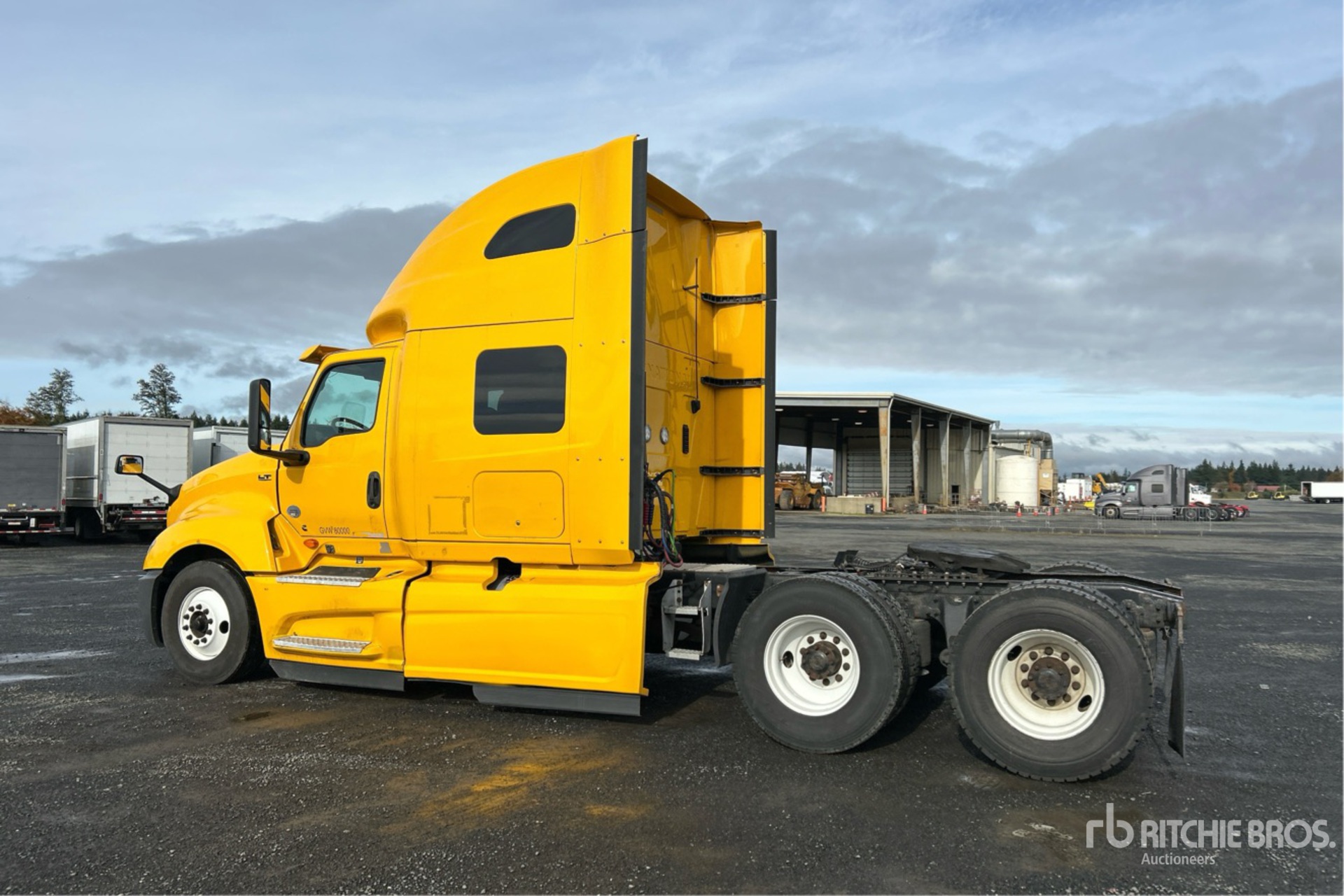 General Appearance with Imagen: esquina trasera izquierda