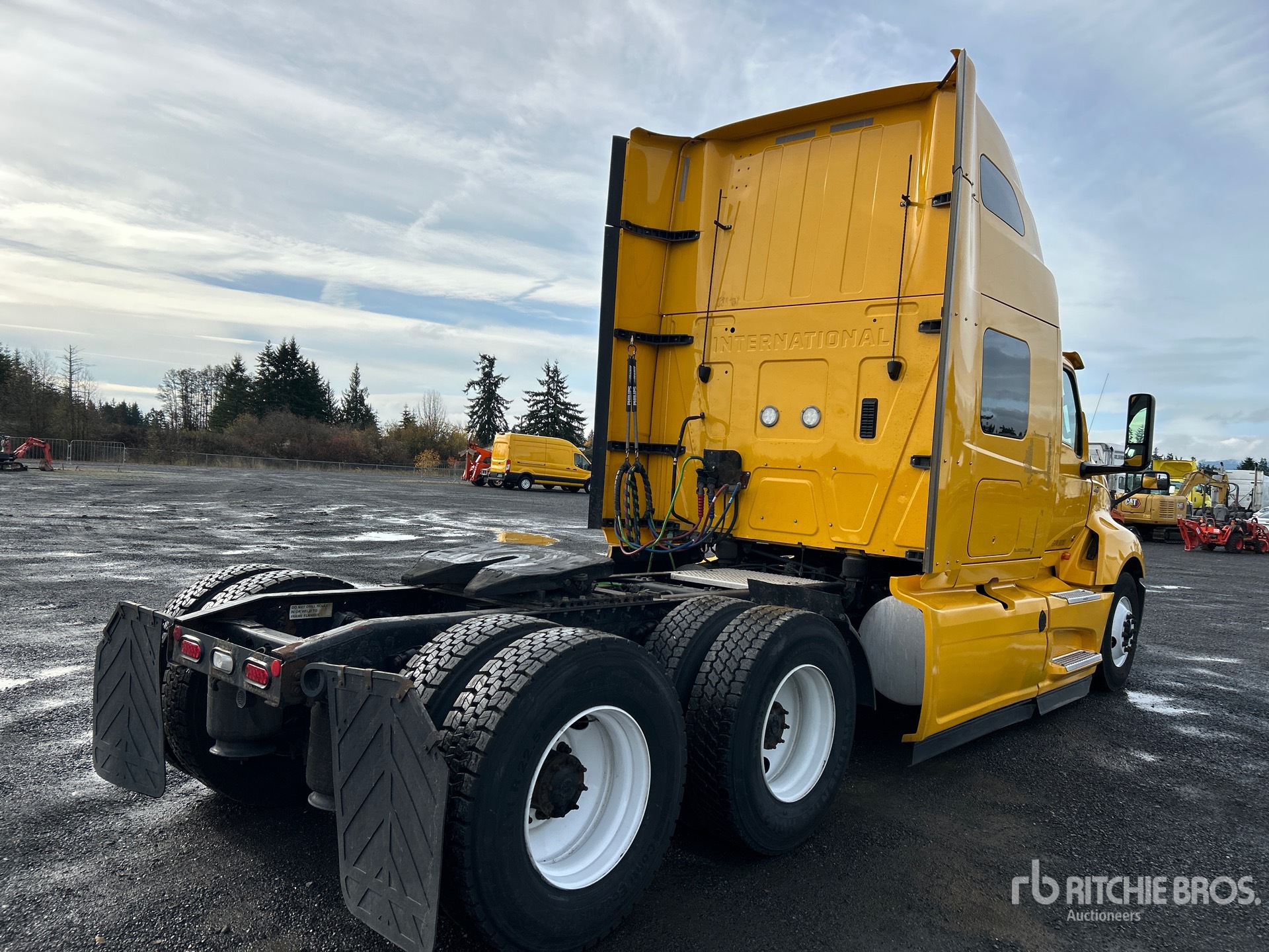 General Appearance with Foto, angolo anteriore sinistro