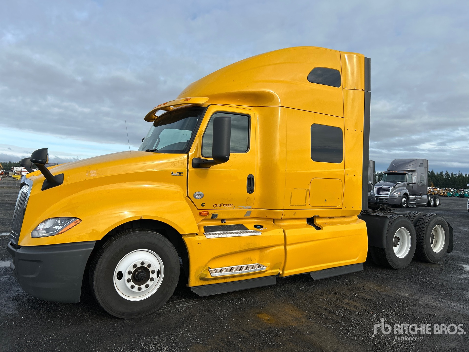 General Appearance with Foto, angolo anteriore sinistro