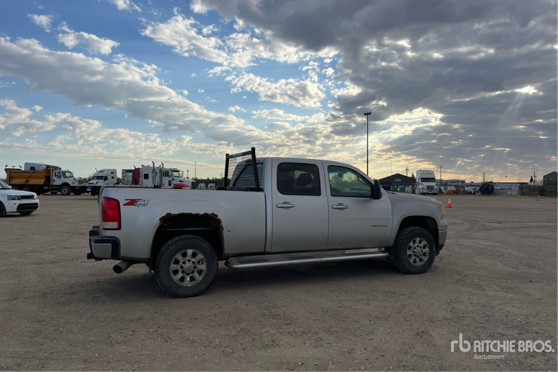 General Appearance with Picture, Right Rear Corner