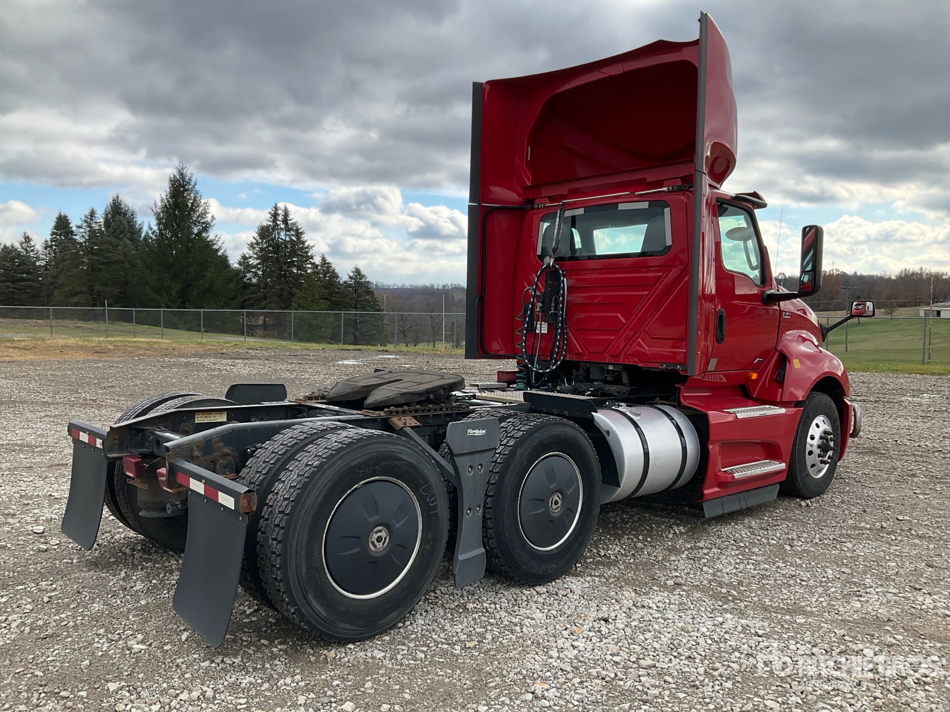 Aspect général with Image, coin arrière droit