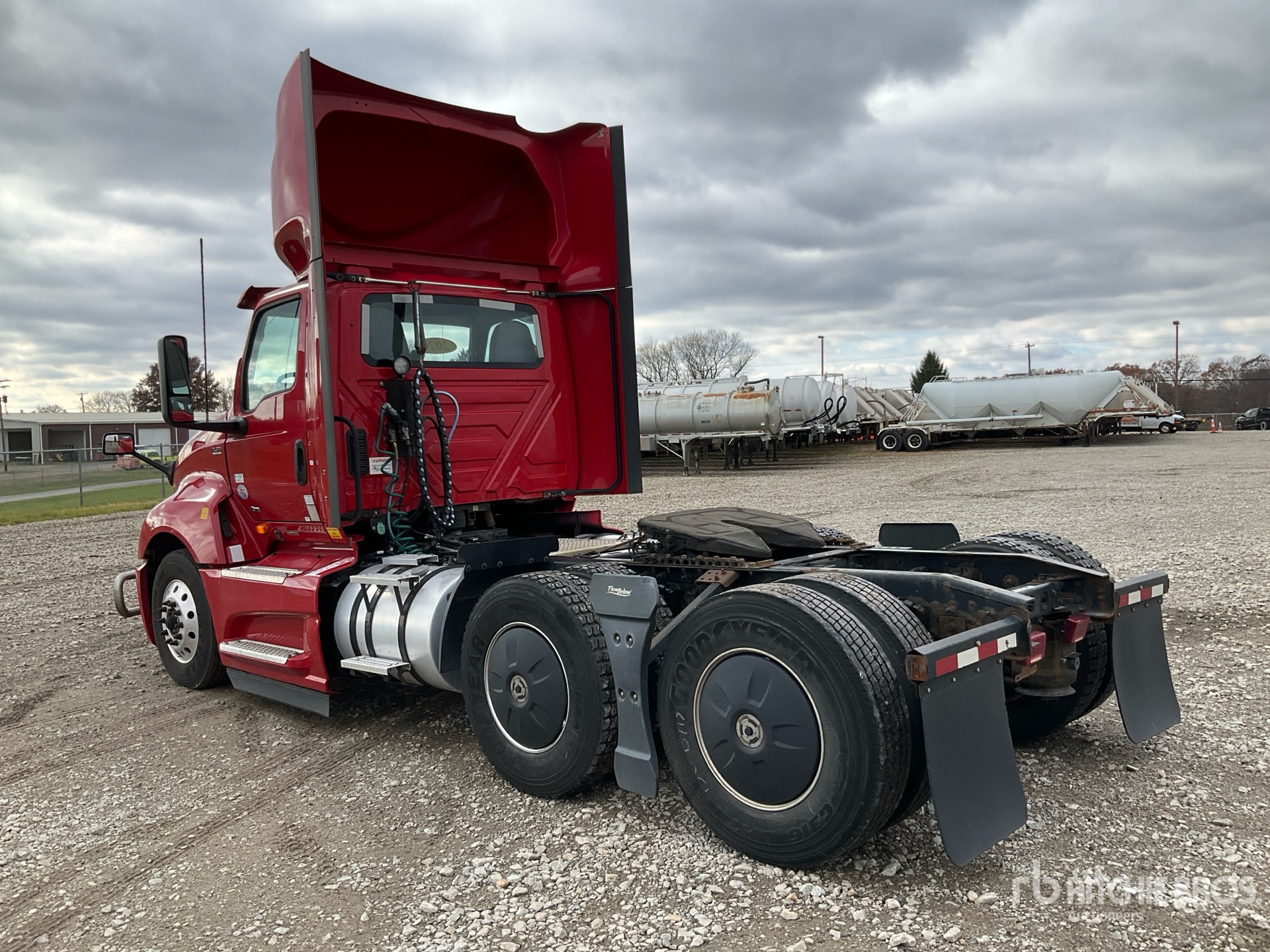 Aspect général with Image, coin arrière gauche