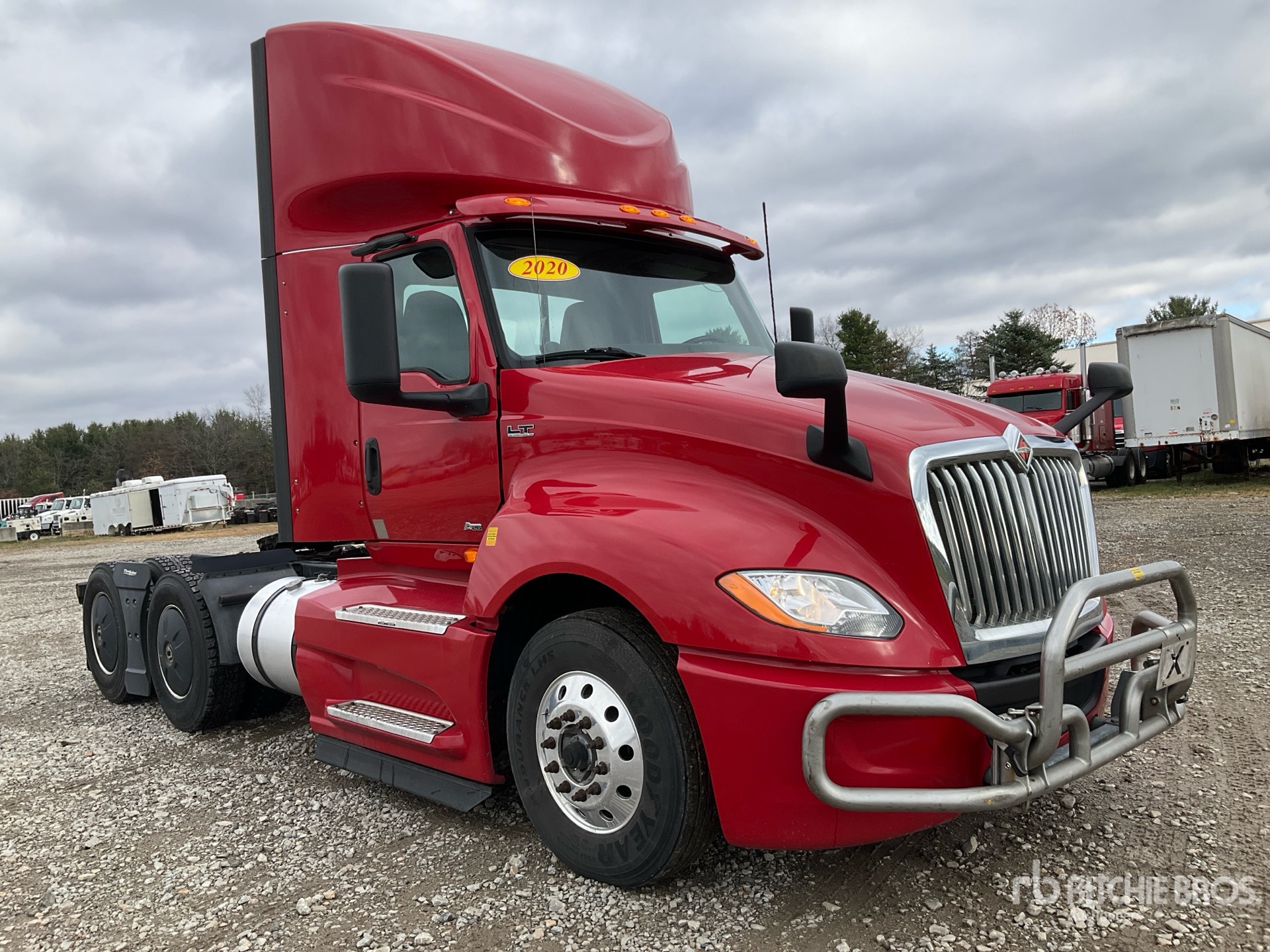 Aspect général with Image, coin avant droit