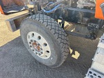 4 Underbody - Truck with 