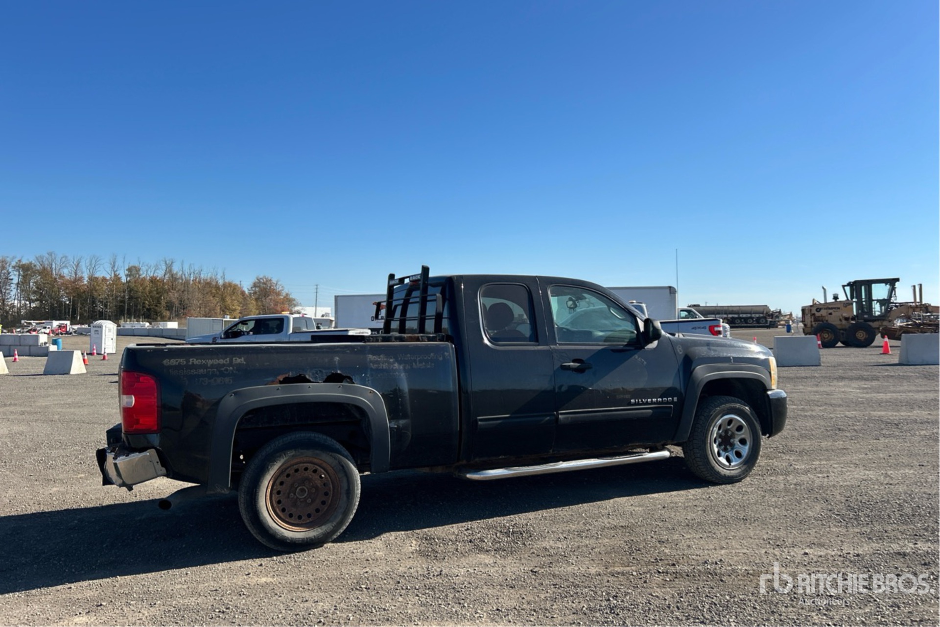 General Appearance with Picture, Right Rear Corner