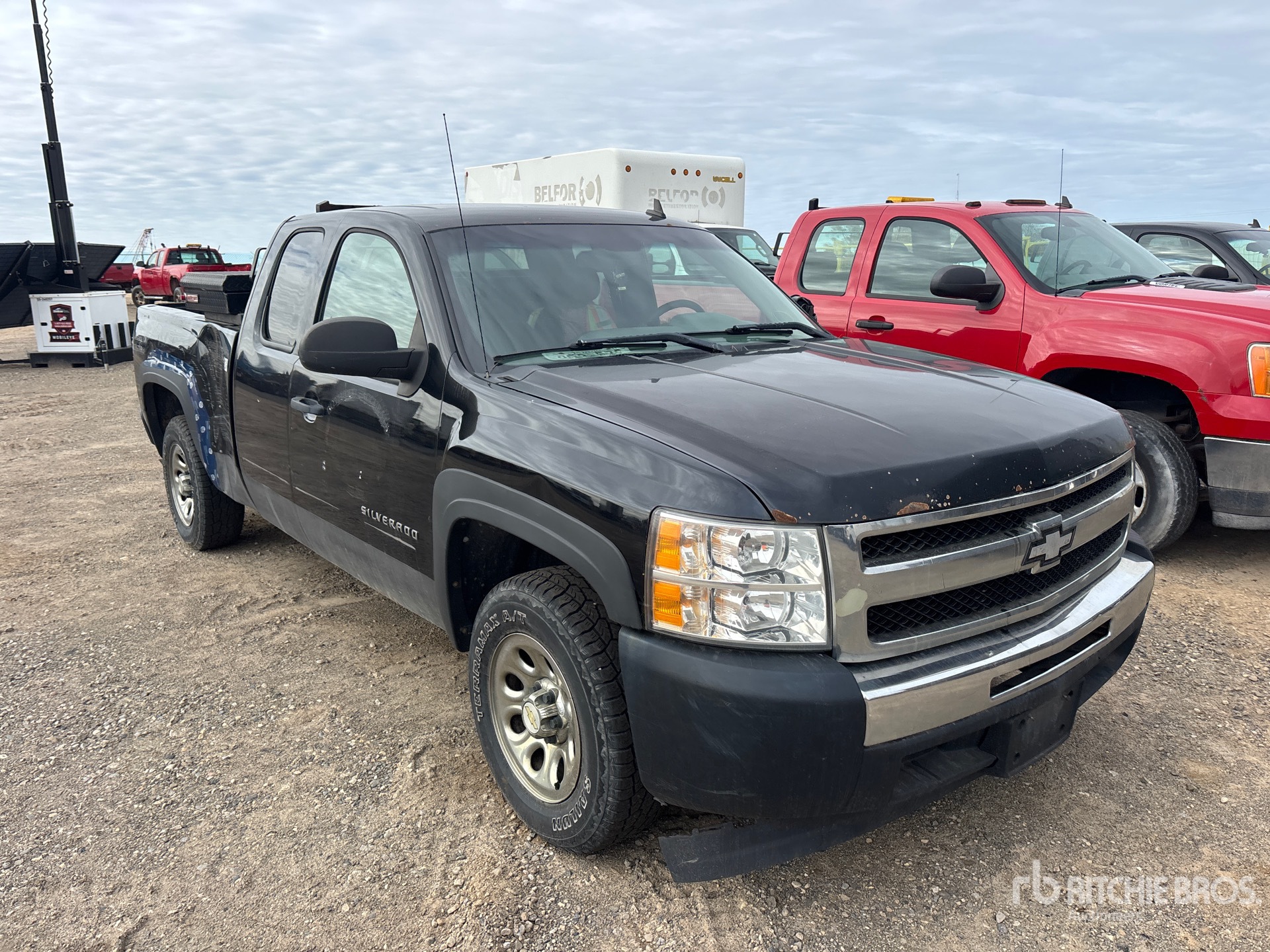 General Appearance with Picture, Right Front Corner