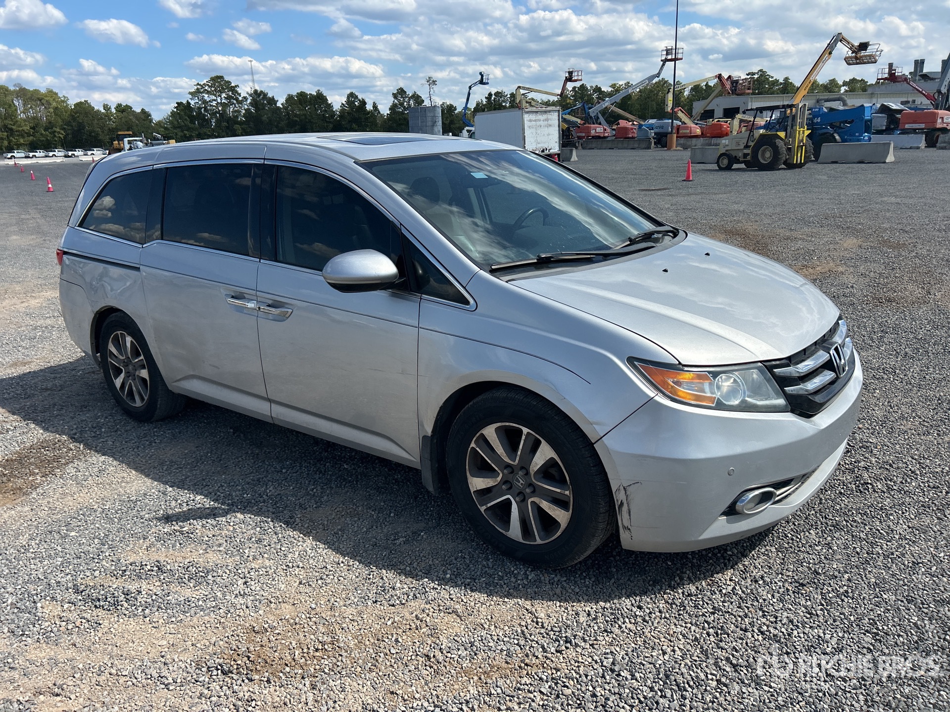 General Appearance with Picture, Right Front Corner