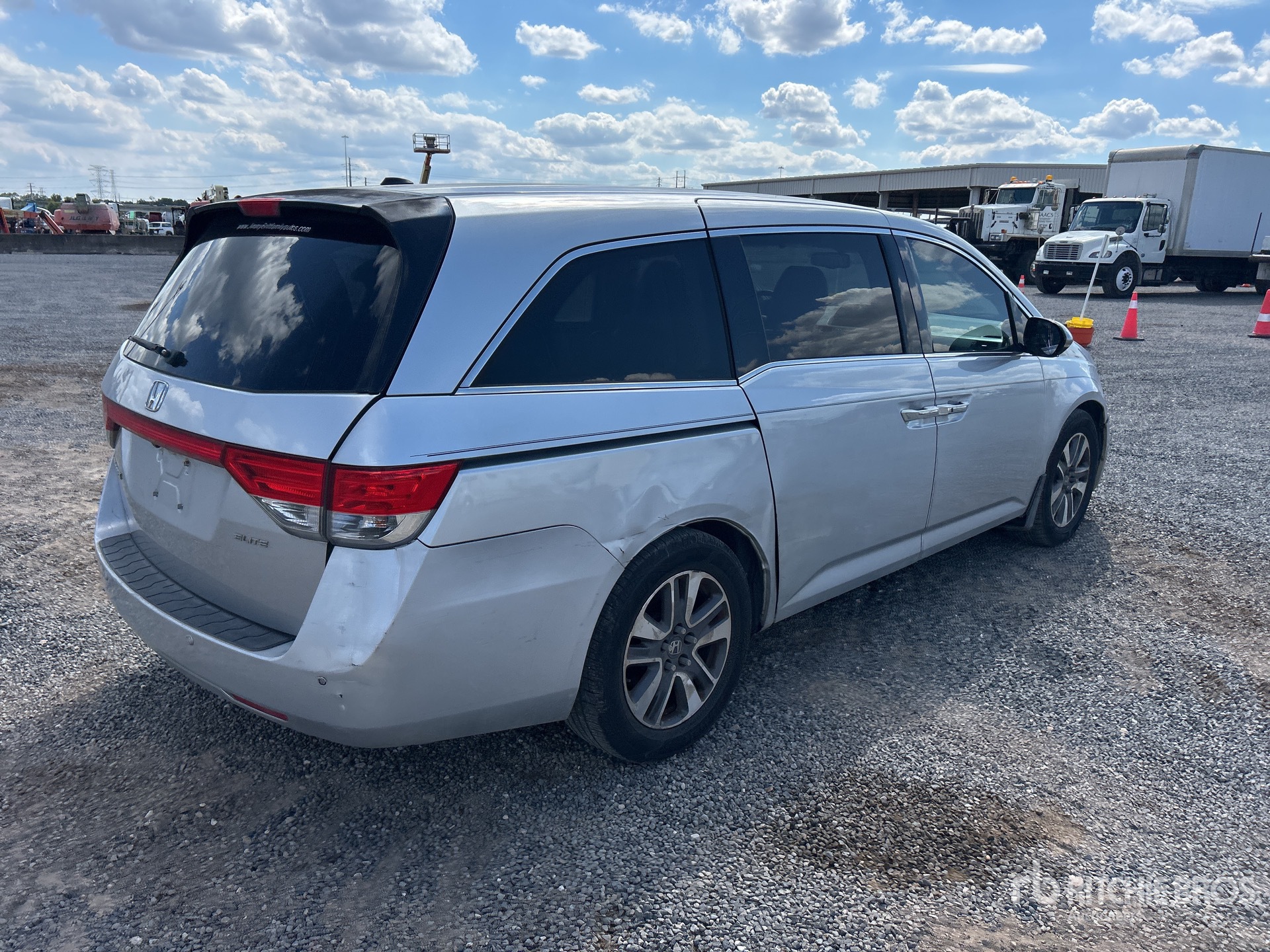 General Appearance with Picture, Right Rear Corner