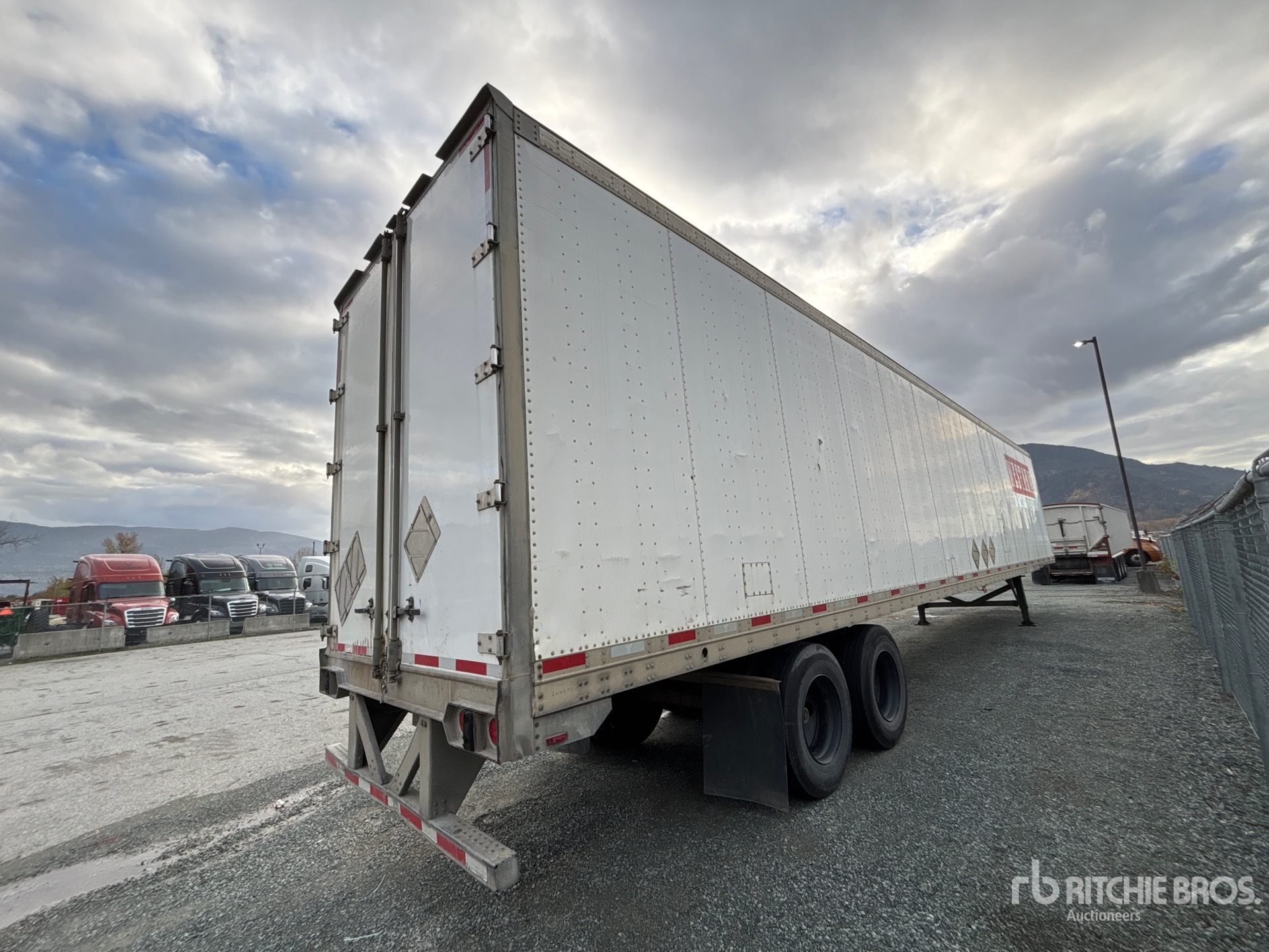 General Appearance with Bild, Ecke hinten rechts