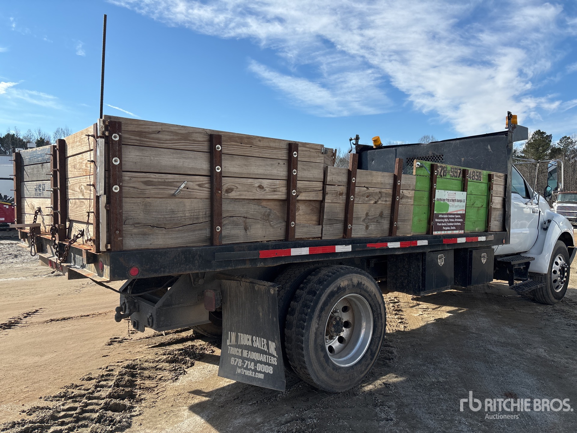 Aspect général with Image, coin arrière droit