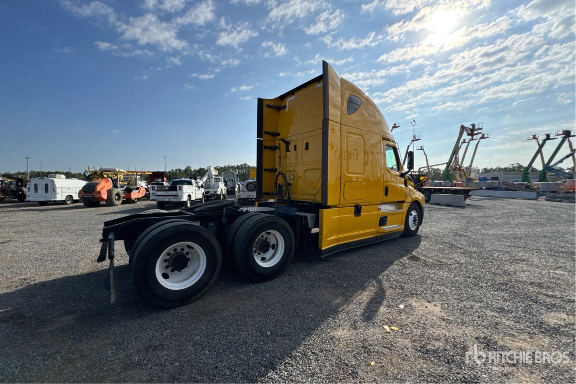 General Appearance with Bild, Ecke hinten rechts