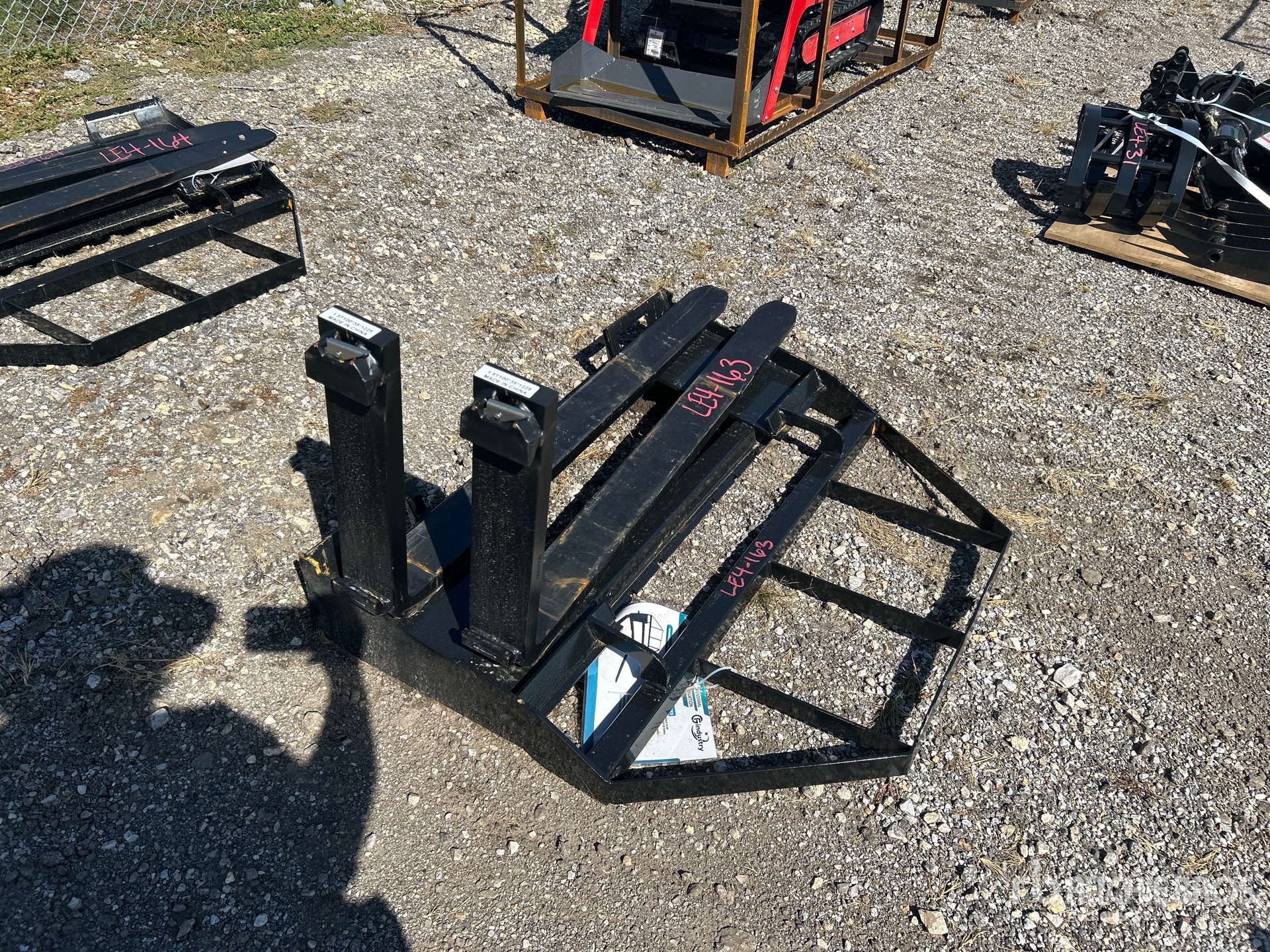 General Appearance with Picture, Left Rear Corner