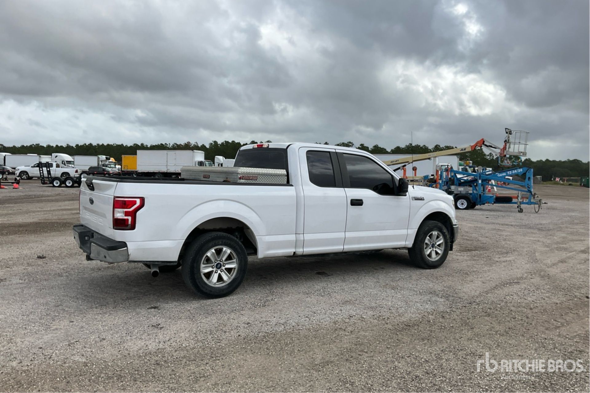 General Appearance with Picture, Right Rear Corner