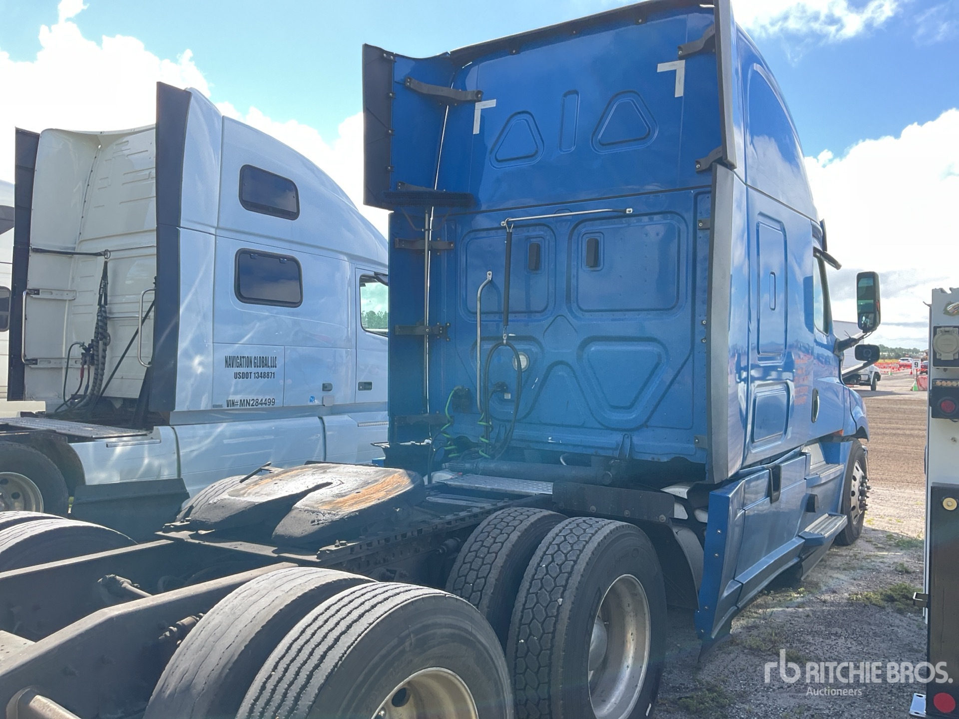 General Appearance with Bild, Ecke hinten rechts