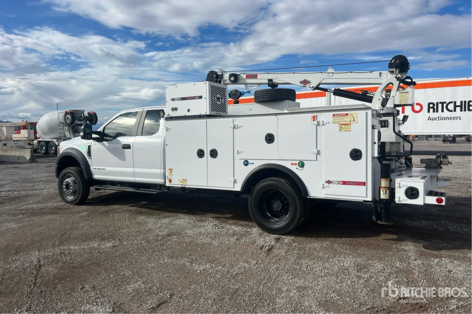 General Appearance with Bild, Ecke hinten links