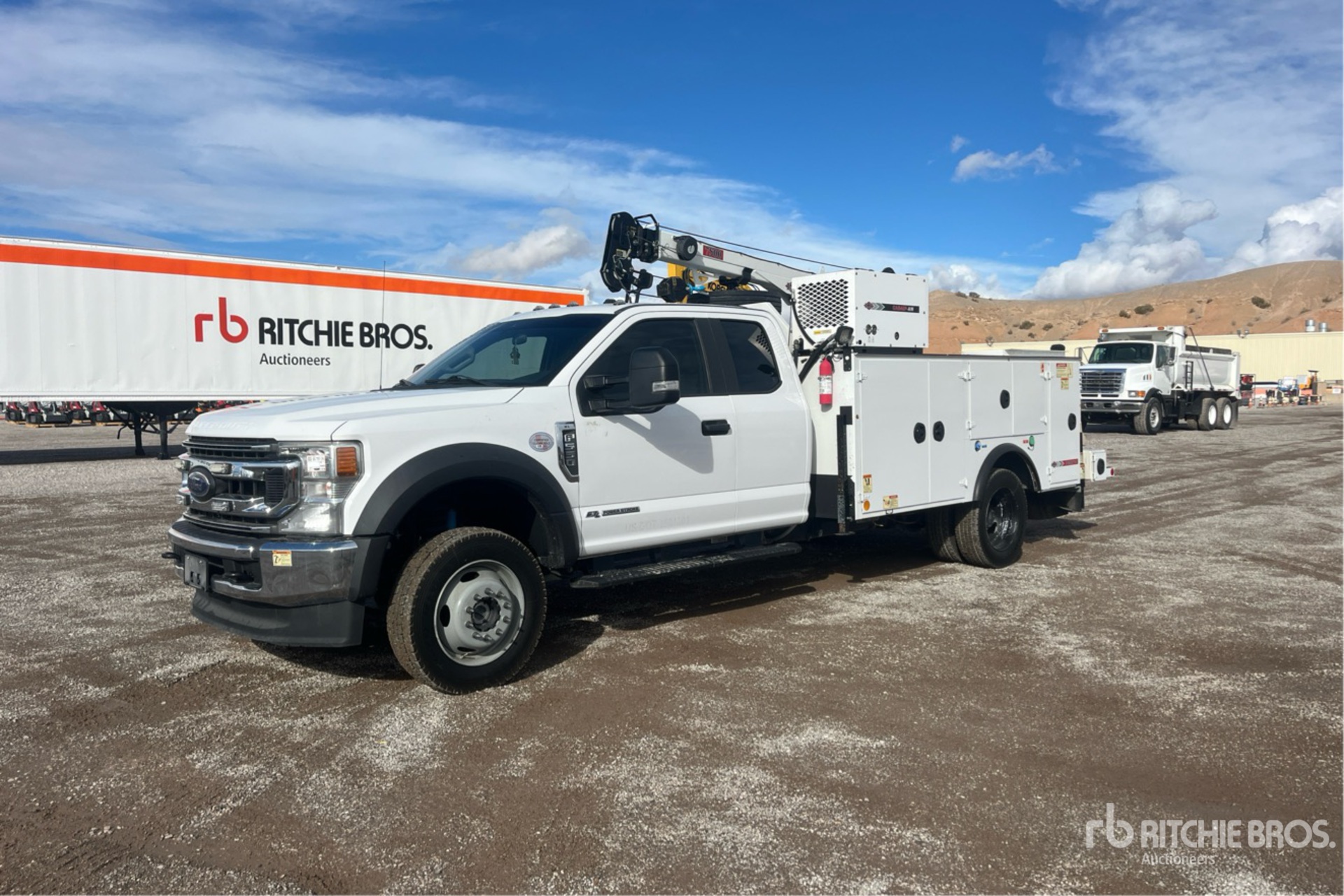 General Appearance with Bild, Ecke vorne links