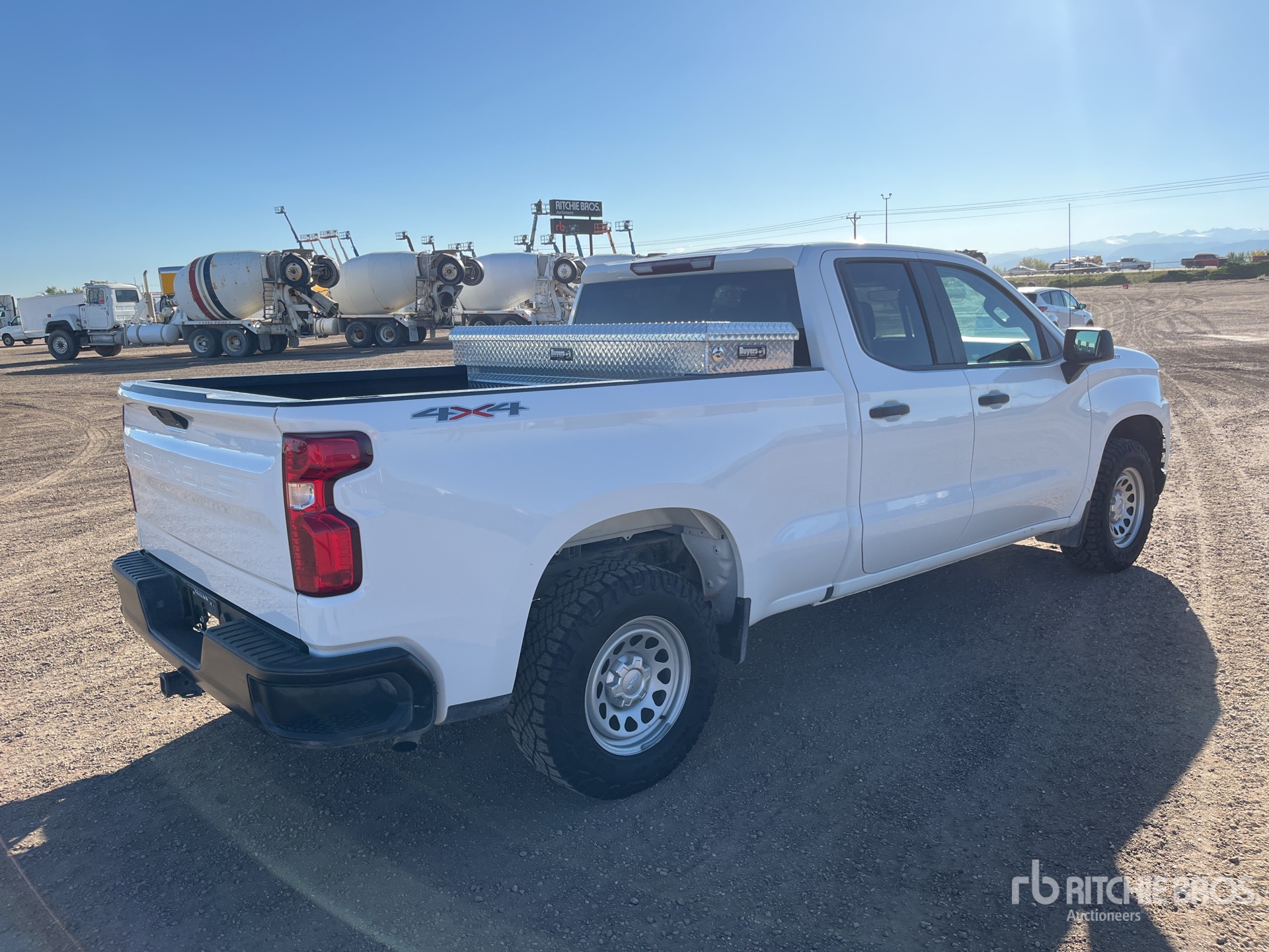 General Appearance with Picture, Right Rear Corner