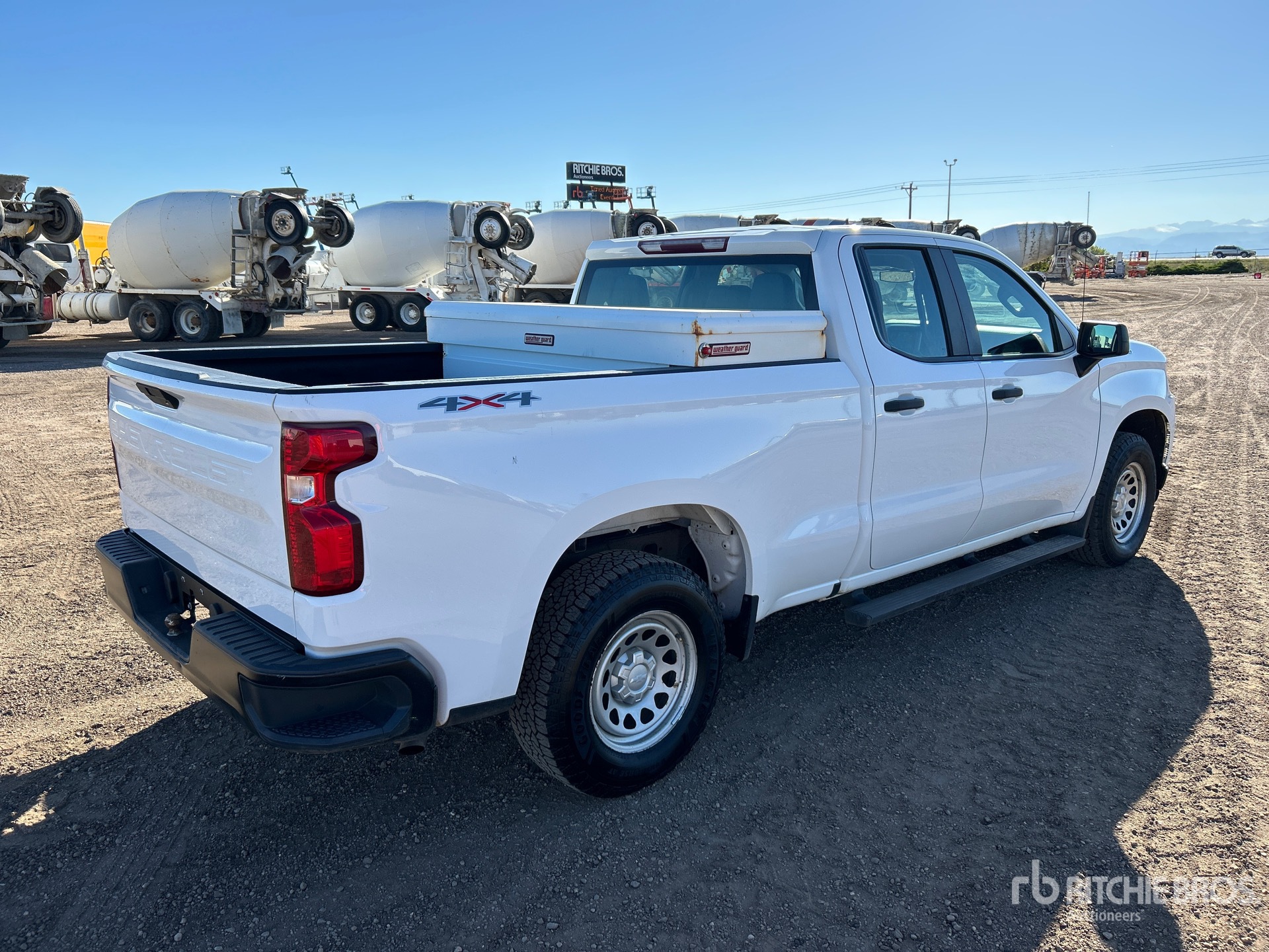 General Appearance with Picture, Right Rear Corner