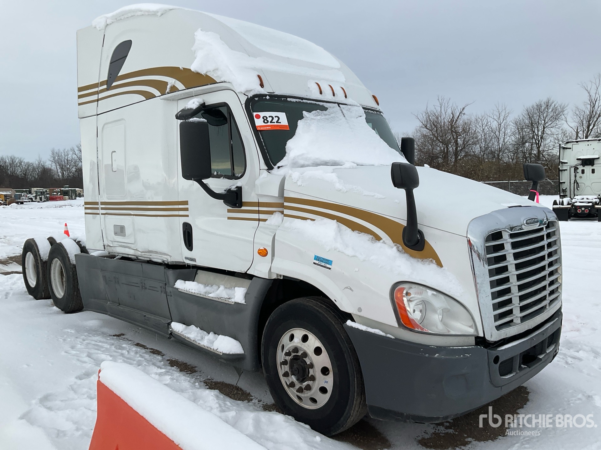 General Appearance with Foto, angolo anteriore destro