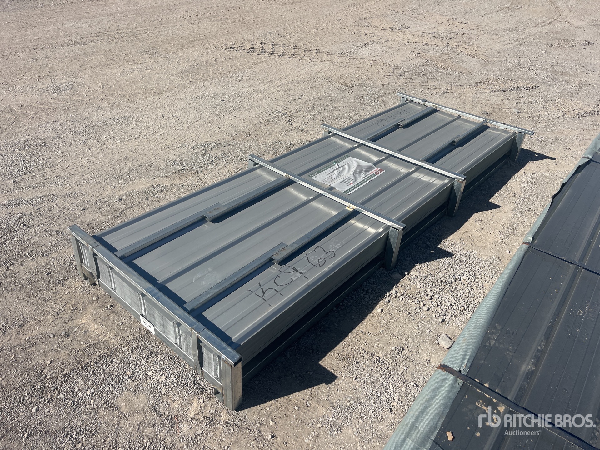 Aspect général with Image, coin avant droit